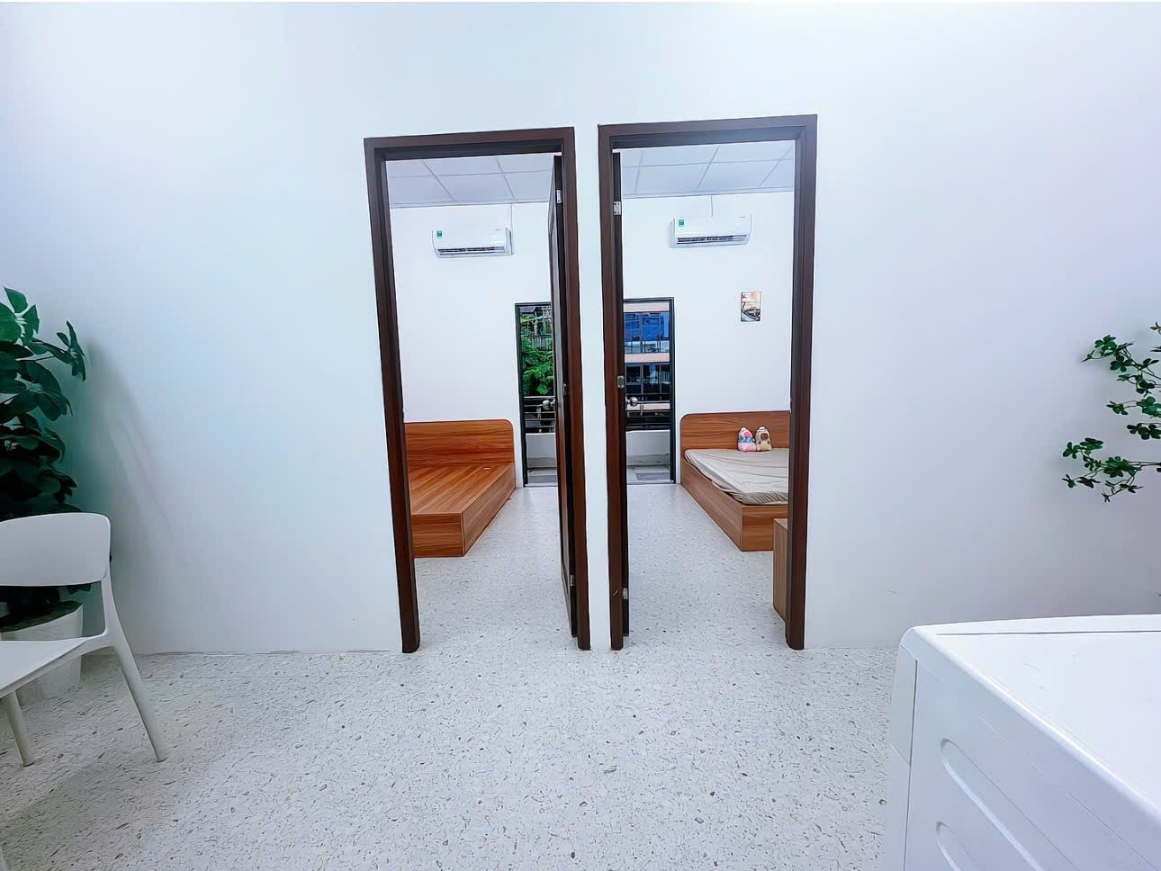 Phòng trọ 2 Phòng ngủ 50m2 tại VNHouse Lam Sơn - Tân Bình - Phòng khách