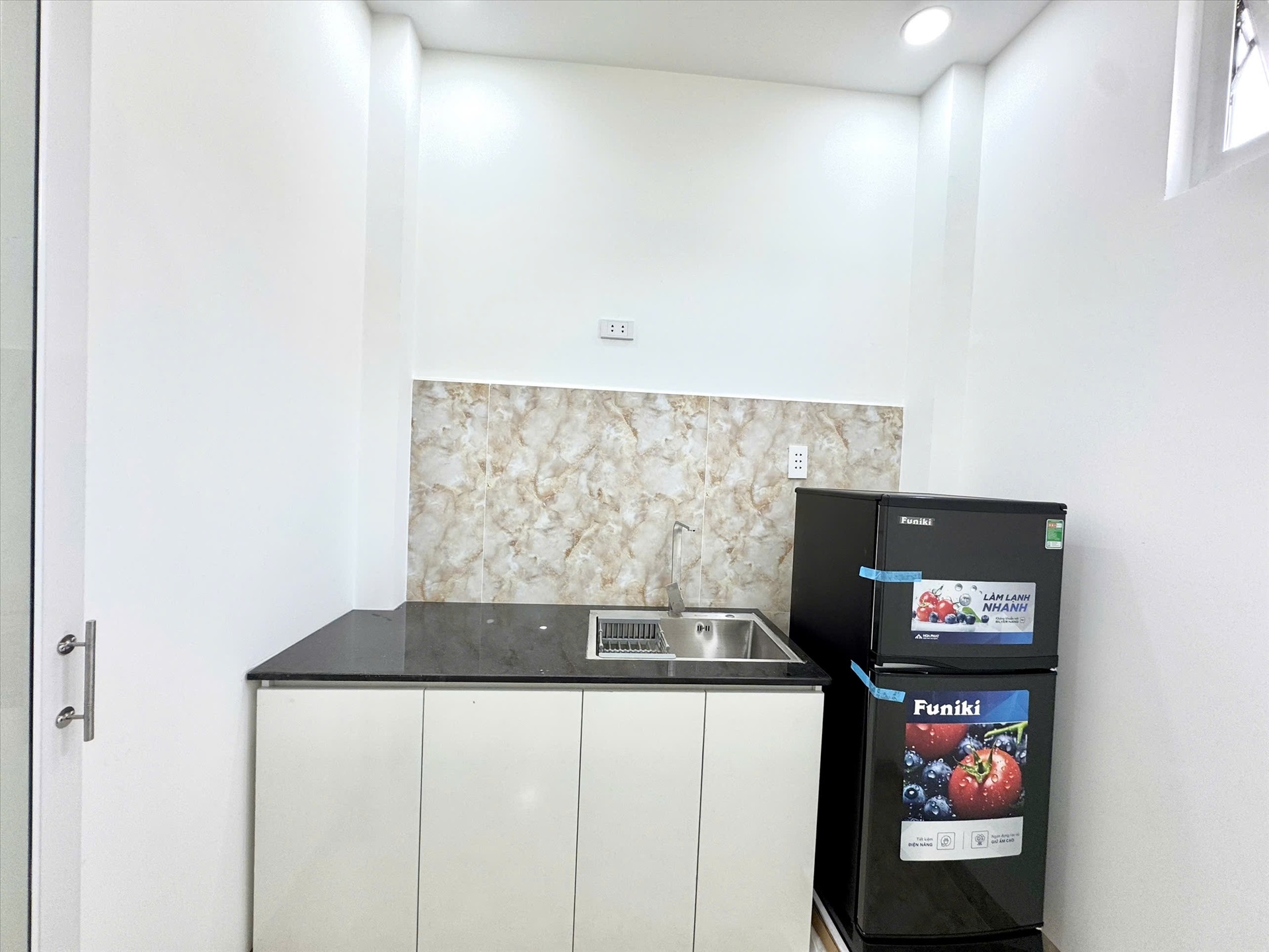 Phòng trọ CT Home Nguyễn Tất Thành - Quận 4 - Phòng (*)