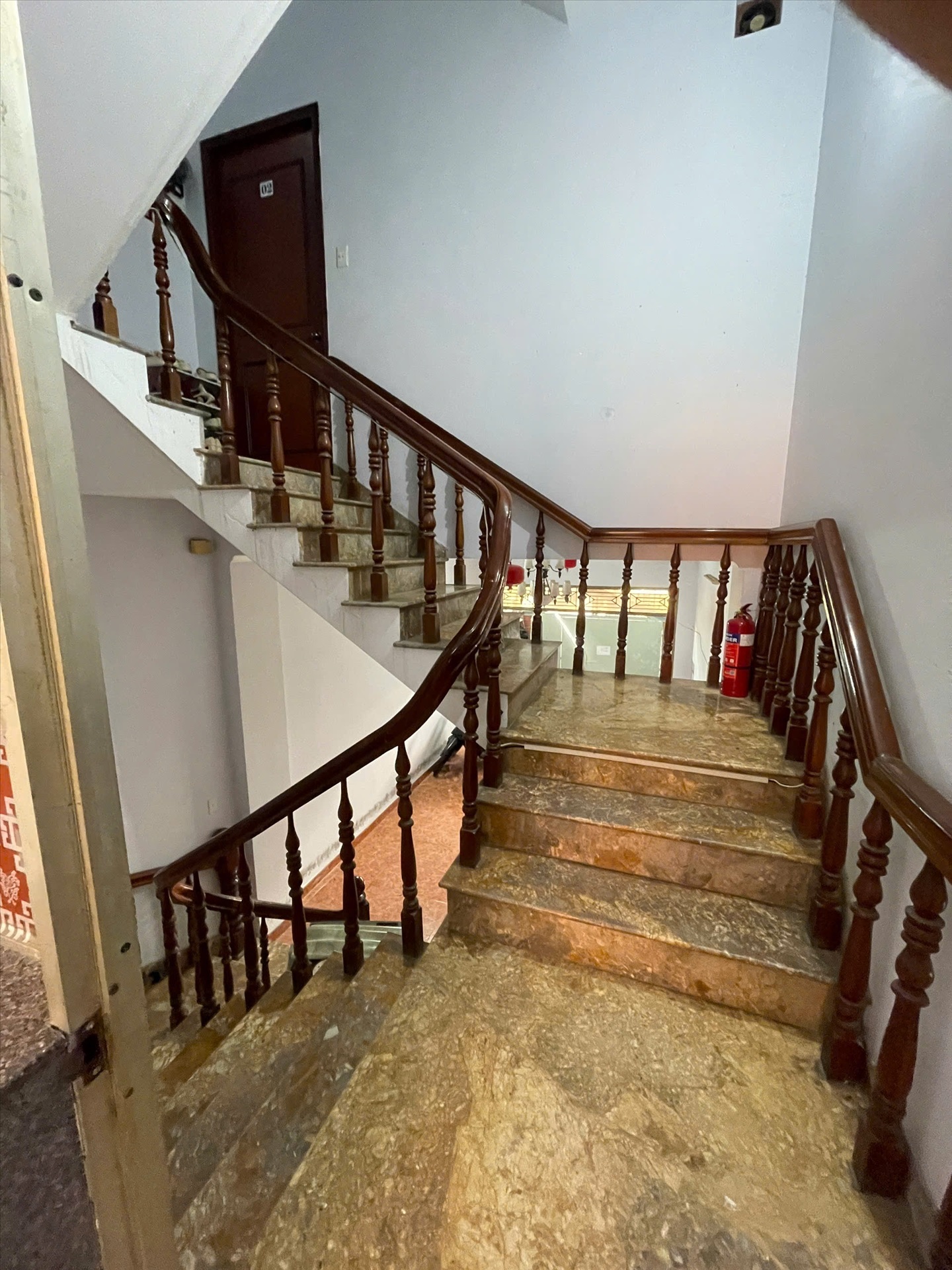 Phòng trọ TN House Cửu Long - Tân Bình - Khu cầu thang chung (*)