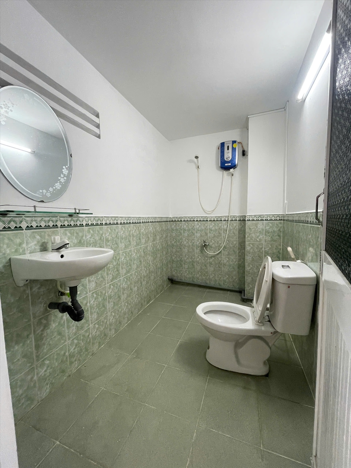Phòng trọ Studio 35m2 tại TN House Cửu Long - Tân Bình - Phòng tắm
