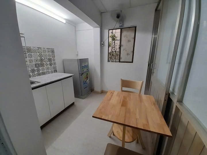 Phòng trọ 1 Phòng ngủ 40m2 tại NL House Trần Văn Quang - Tân Bình - Phòng khách