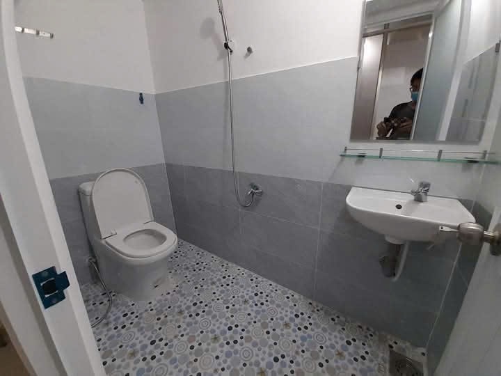 Phòng trọ 1 Phòng ngủ 40m2 tại NL House Trần Văn Quang - Tân Bình - Phòng tắm