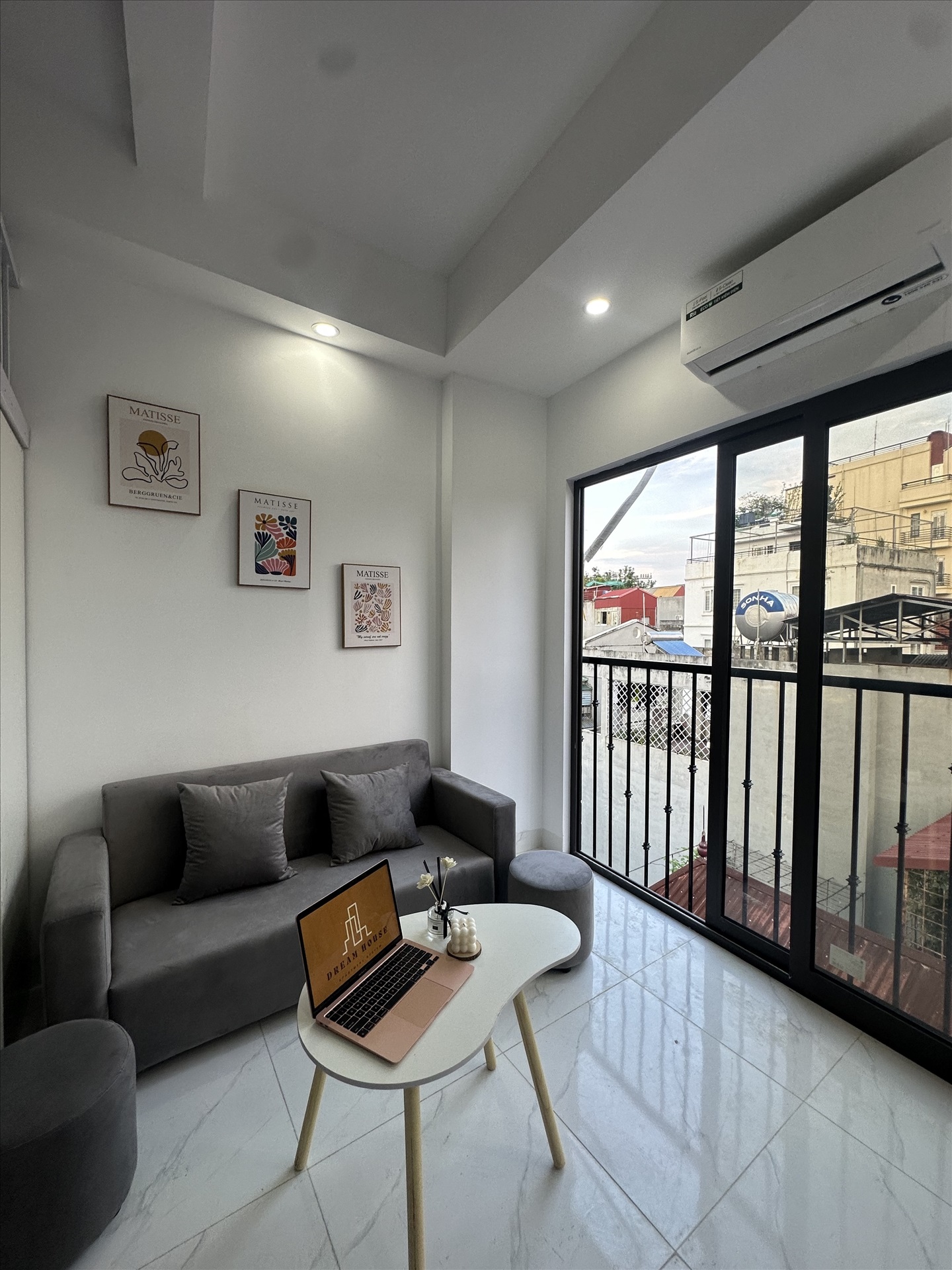 Phòng trọ Duplex 25m2 tại DreamHouse Vĩnh Phúc - Ba Đình - Phòng khách