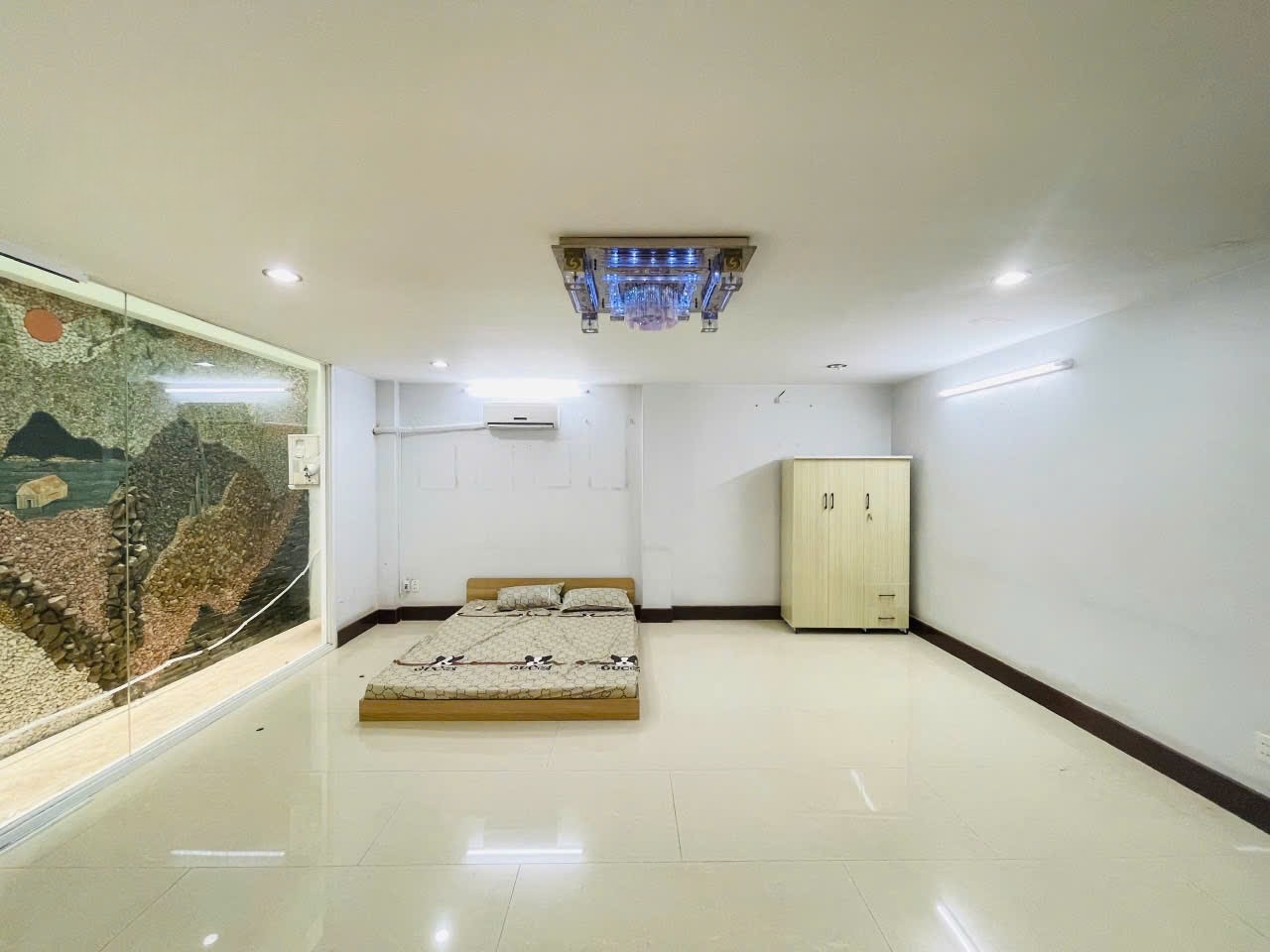 Phòng trọ ĐHQ House Hoàng Bật Đạt - Tân Bình - Phòng (*)