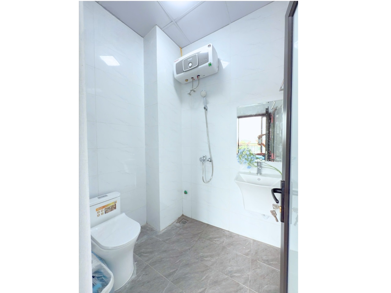 Phòng trọ Studio 35m2 tại Salahomes Hồng Mai - Hai Bà Trưng - Phòng tắm