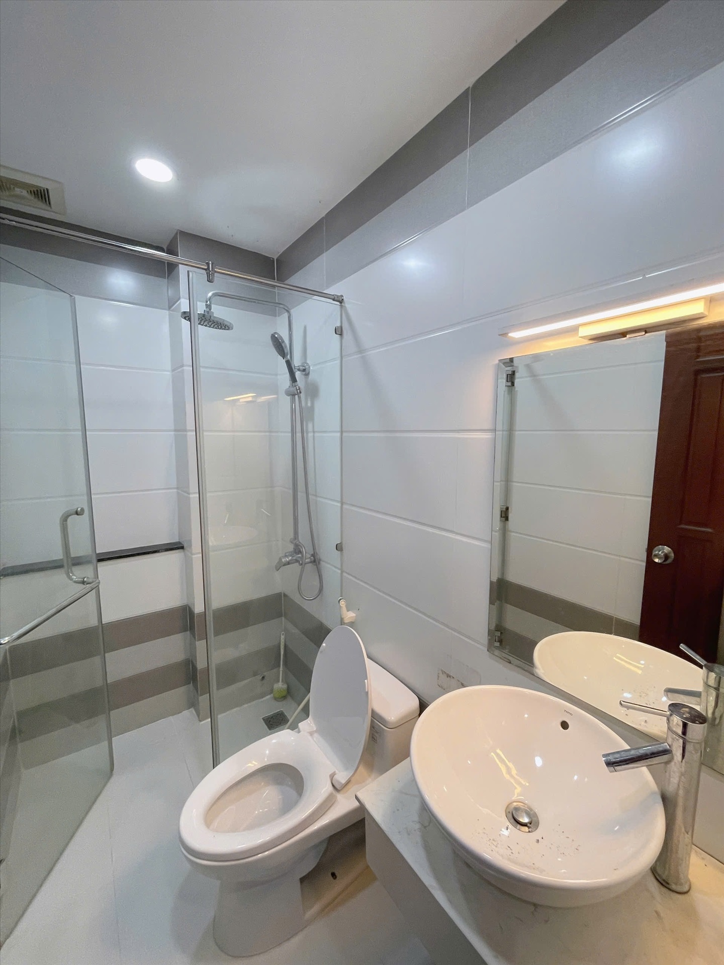 Phòng trọ Studio 25m2 tại ĐT House Phan Đăng Lưu - Phú Nhuận - Phòng tắm