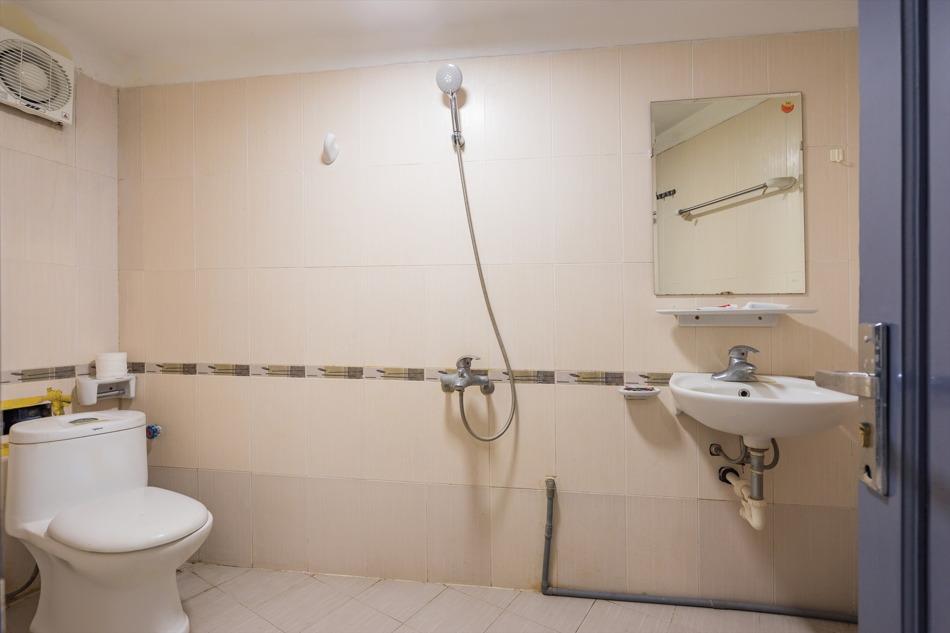 Phòng trọ 1 Phòng ngủ 30m2 tại Sunny Apartment Xuân Thủy - Cầu Giấy - Phòng tắm