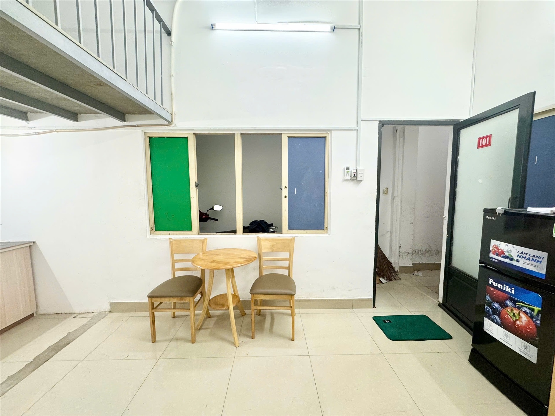 Phòng trọ Duplex 25m2 tại MP Houes Đường D9 - Tân Phú - Phòng khách