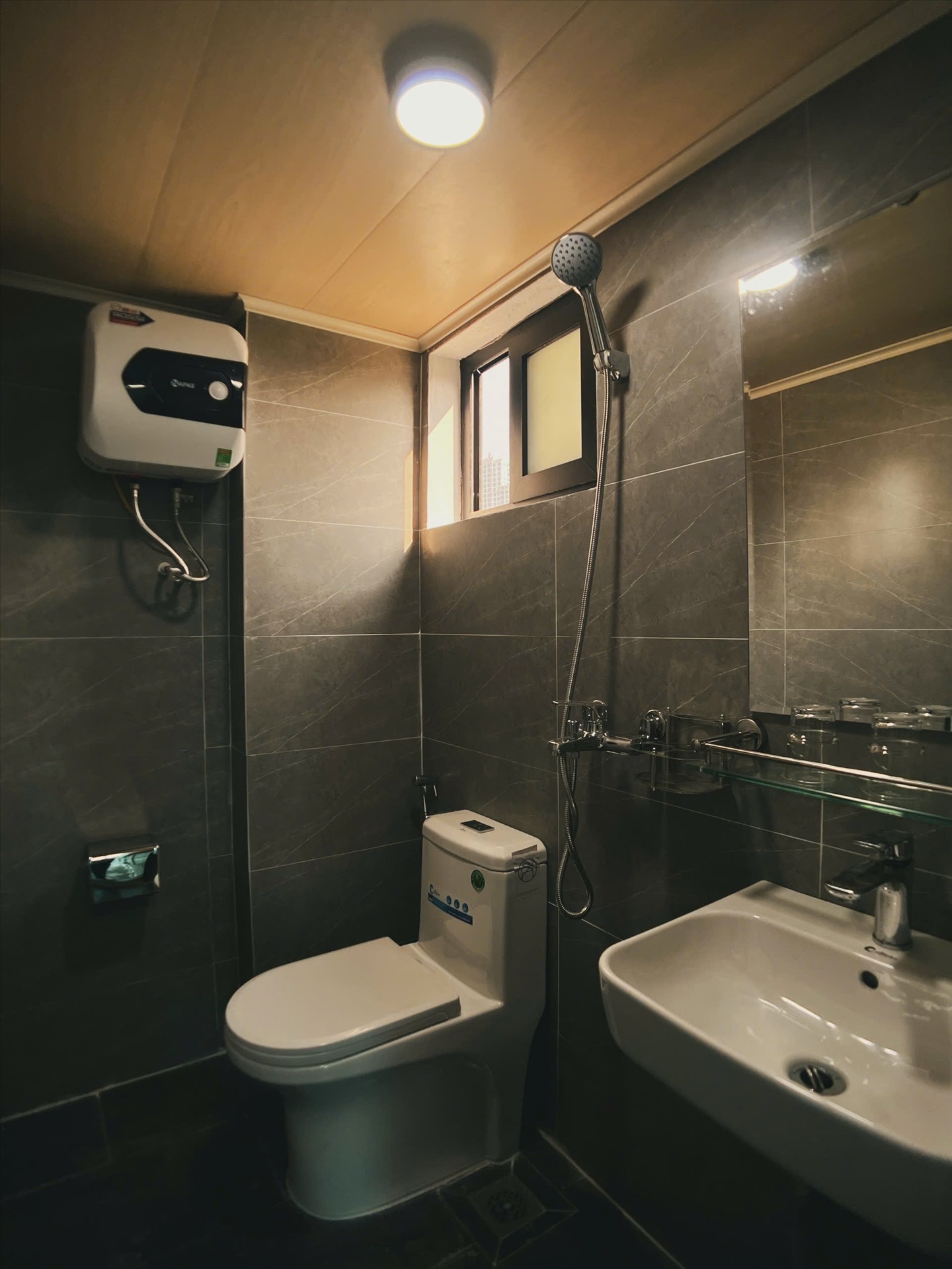 Phòng trọ Duplex 32m2 tại VVH House Quan Nhân - Thanh Xuân - Phòng tắm