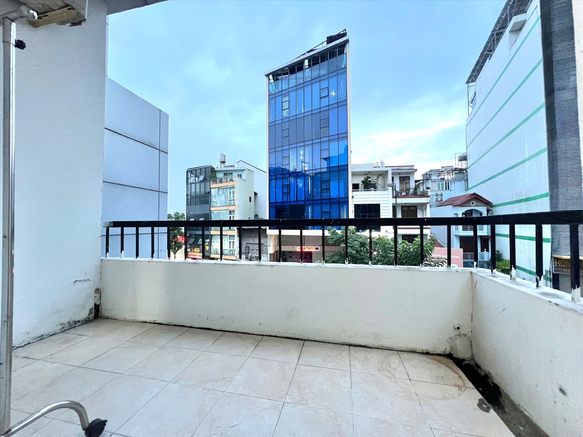 Phòng trọ 1 Phòng ngủ 50m2 tại HK Home Hồng Hà - Tân Bình - Ban công