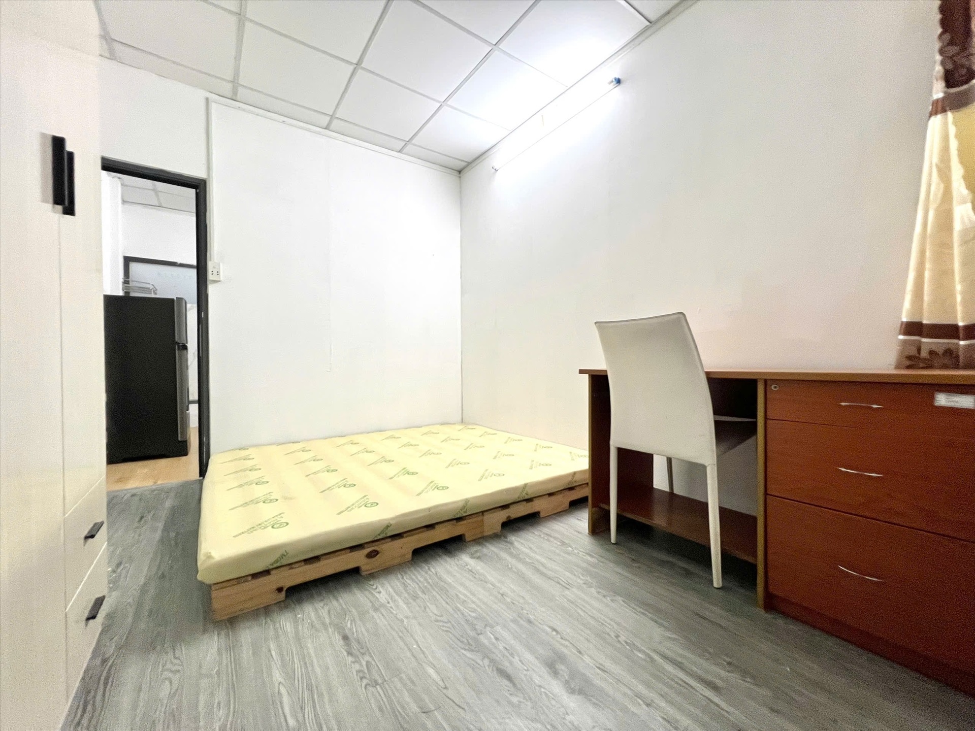 Phòng trọ HK Home Hồng Hà - Tân Bình - Phòng (*)