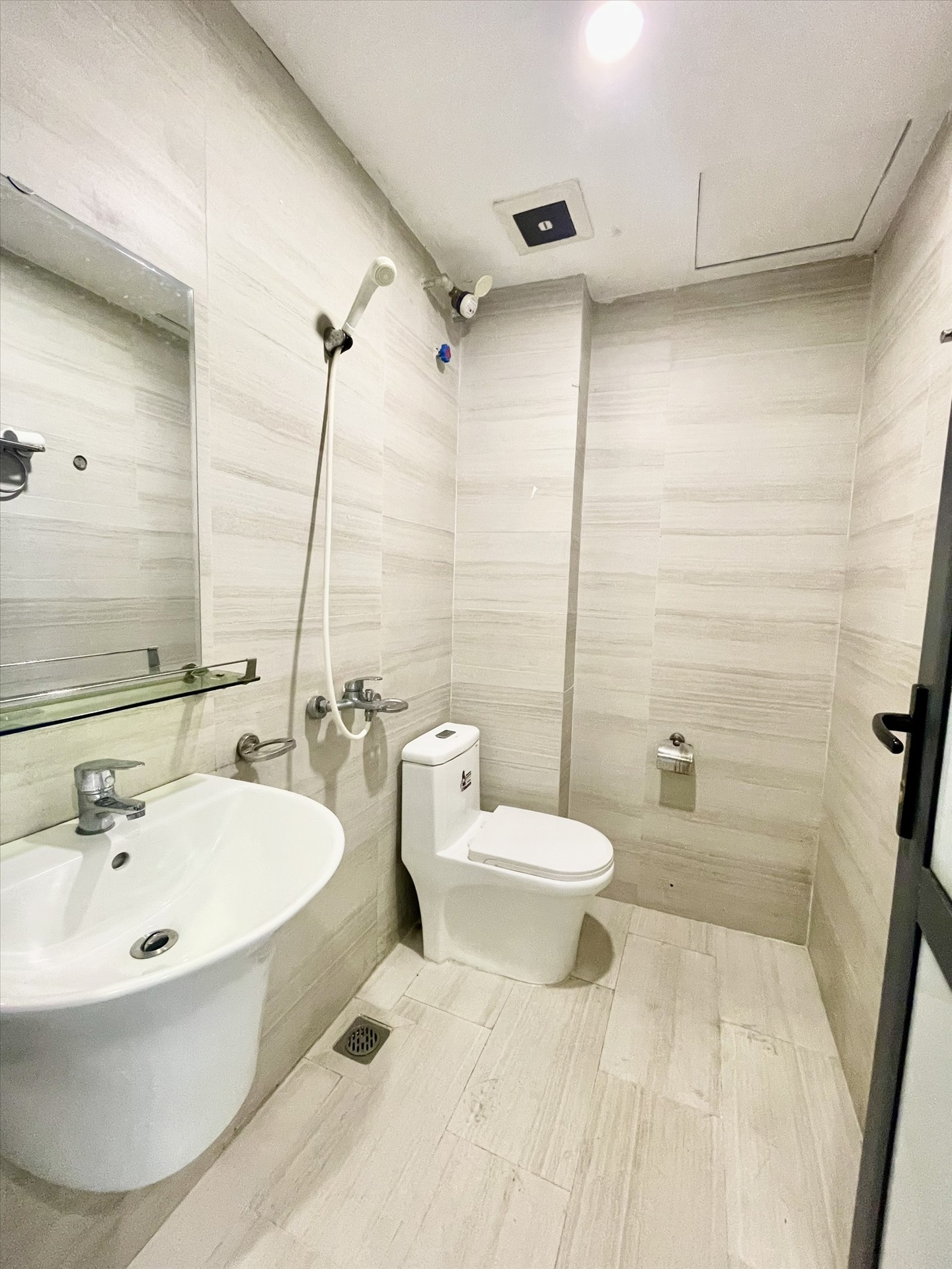 Phòng trọ Studio 25m2 tại Funhome Giải Phóng - Hoàng Mai  - Phòng tắm
