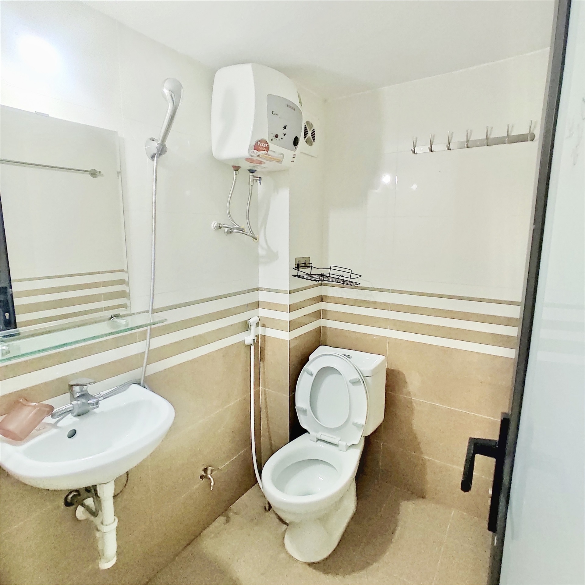 Phòng trọ Studio 25m2 tại Funhome 2 Nam Dư - Hoàng Mai - Phòng tắm