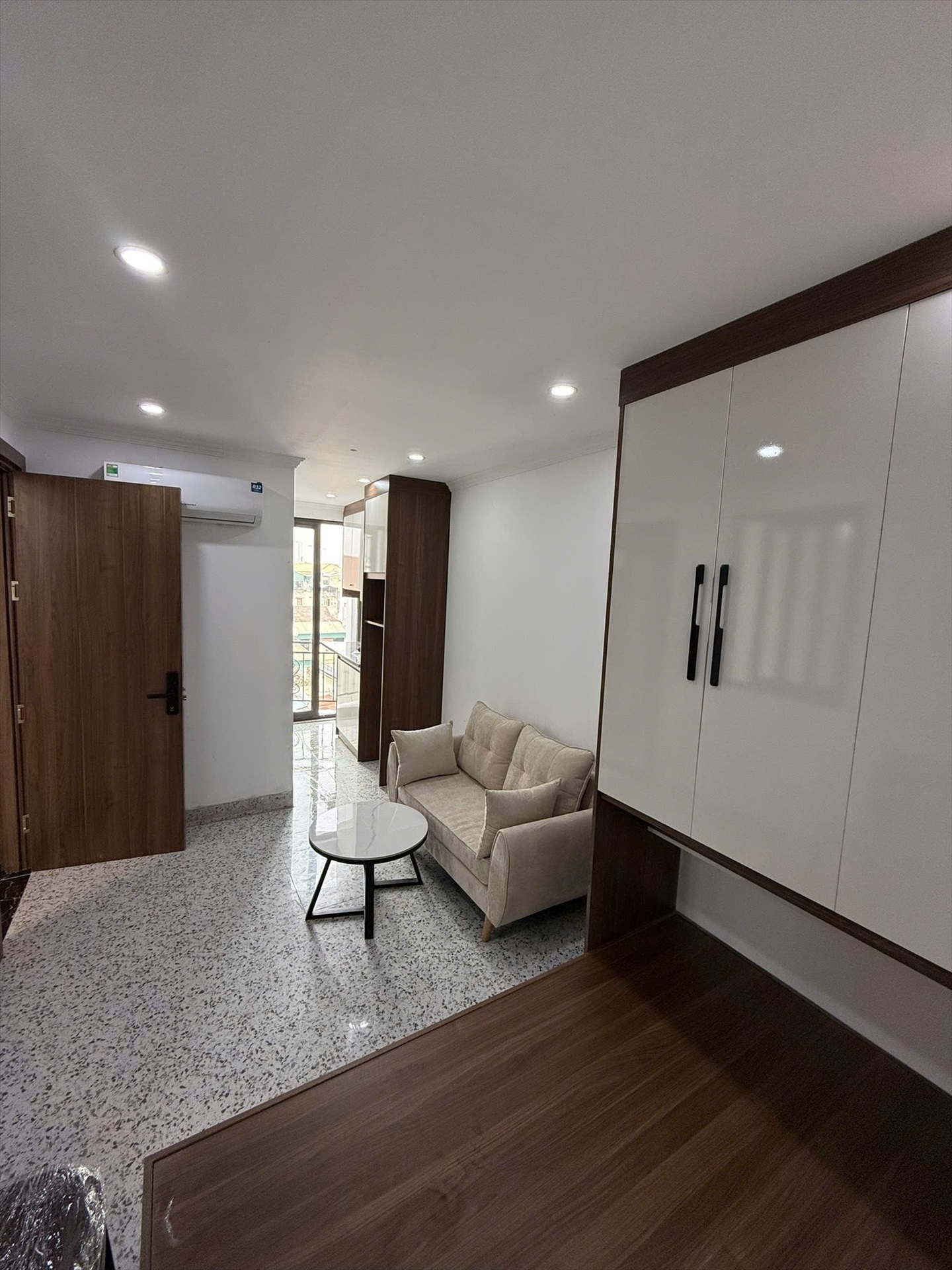 Phòng trọ Studio 25m2 tại Funhome Giáp Bát - Hoàng Mai - Phòng khách