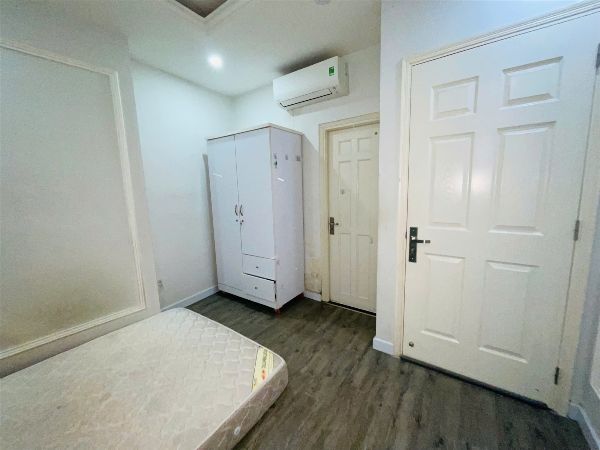 Phòng trọ NH Home Thành Thái - Quận 10 - Phòng (*)