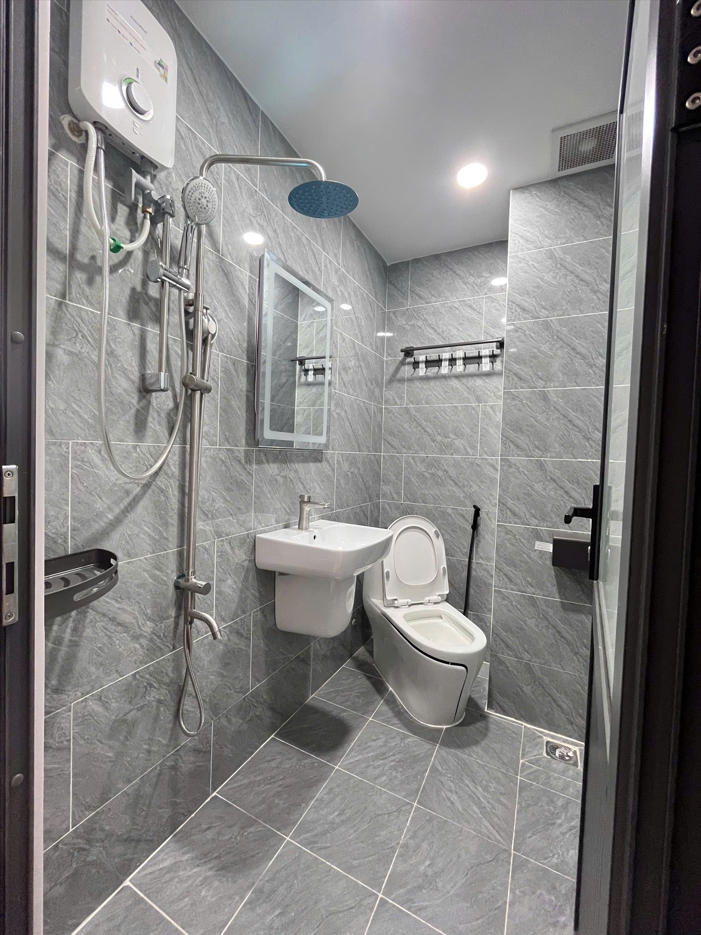 Phòng trọ Studio 25m2 tại TN Home Đinh Bộ Lĩnh - Bình Thạnh - Phòng tắm
