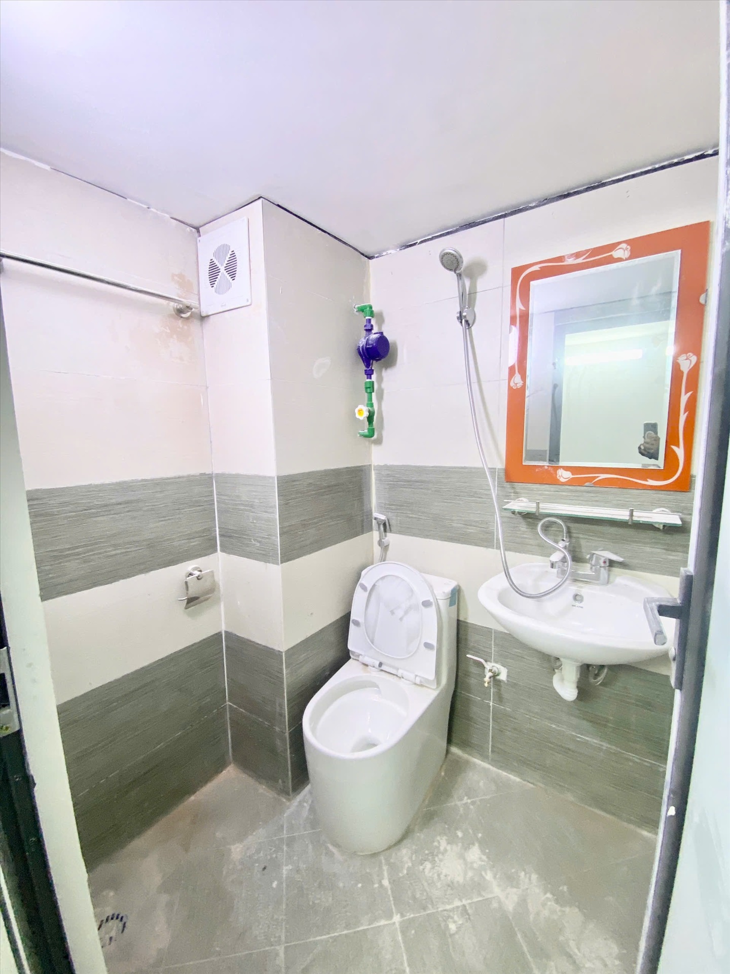 Phòng trọ Duplex 25m2 tại Funhome Trương Định - Hoàng Mai - Phòng tắm