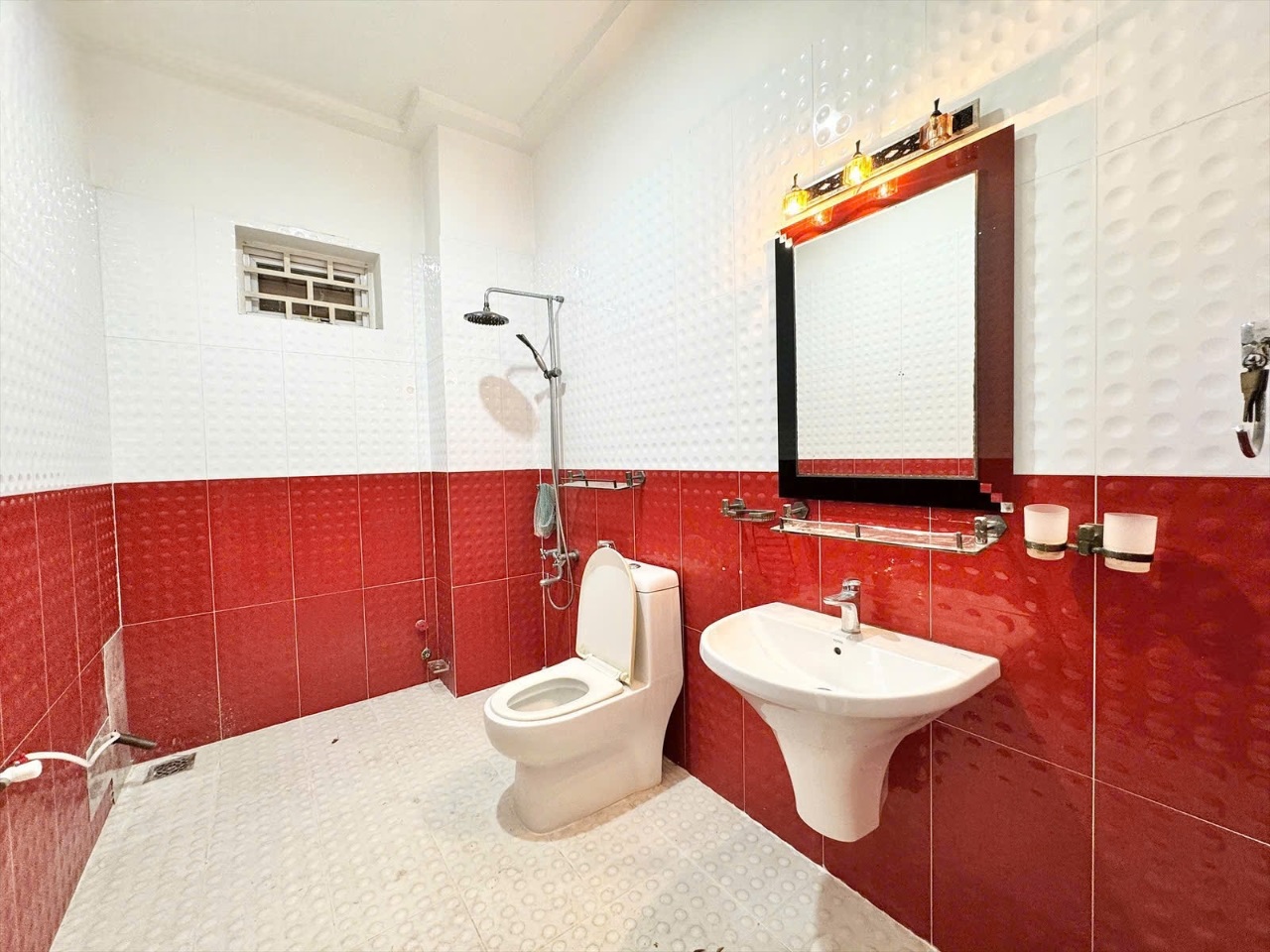 Phòng trọ Studio 20m2 tại ĐHQ House Hoàng Bật Đạt - Tân Bình - Phòng tắm