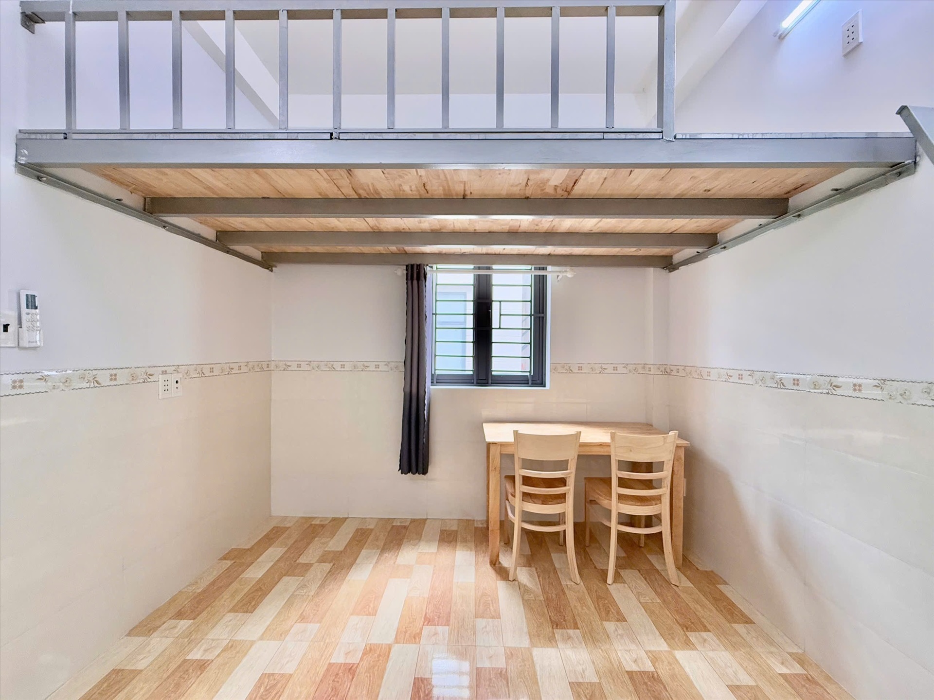 Phòng trọ Duplex 25m2 tại TT House Bạch Đằng - Tân Bình - Góc làm việc