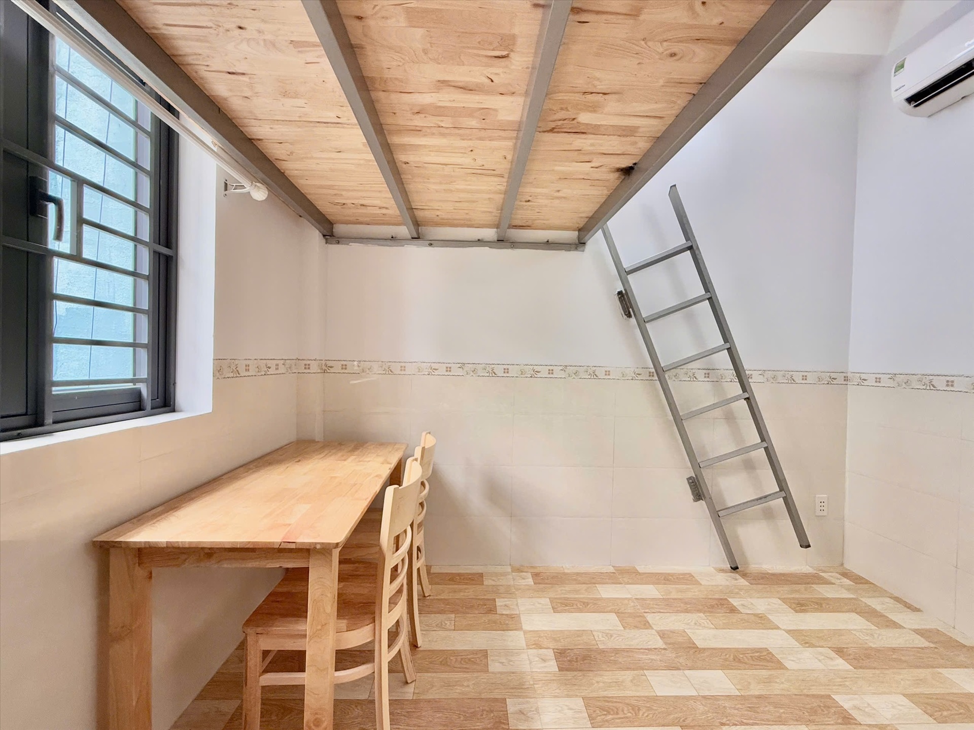 Phòng trọ Duplex 25m2 tại TT House Bạch Đằng - Tân Bình - Góc làm việc