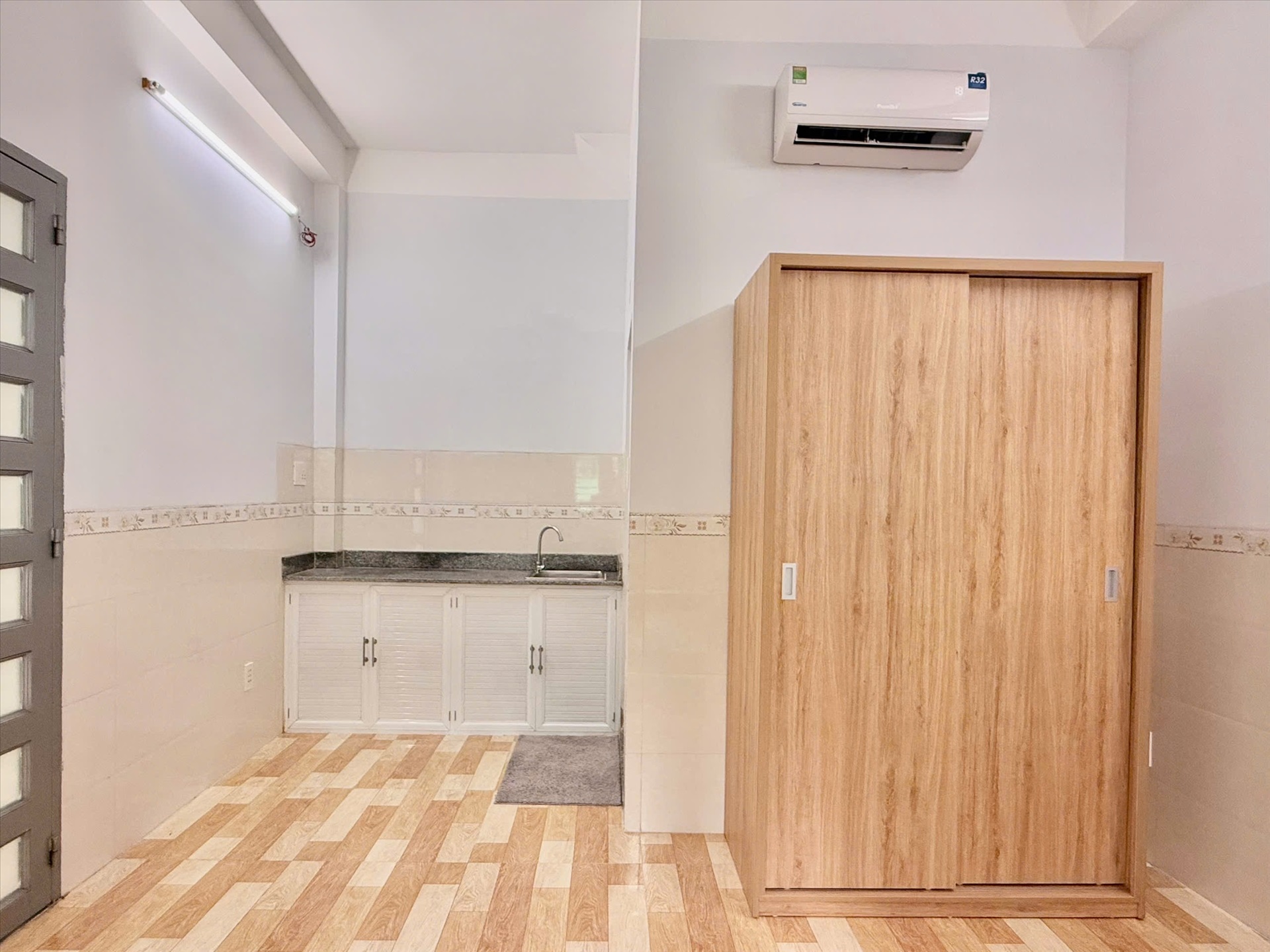 Phòng trọ TT House Bạch Đằng - Tân Bình - Phòng (*)