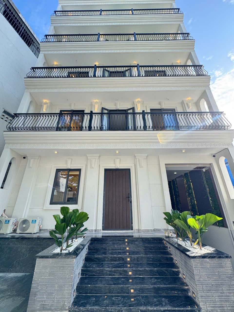 Phòng trọ LRR House Lê Văn Thọ - Gò Vấp - Toàn cảnh tòa nhà (*)