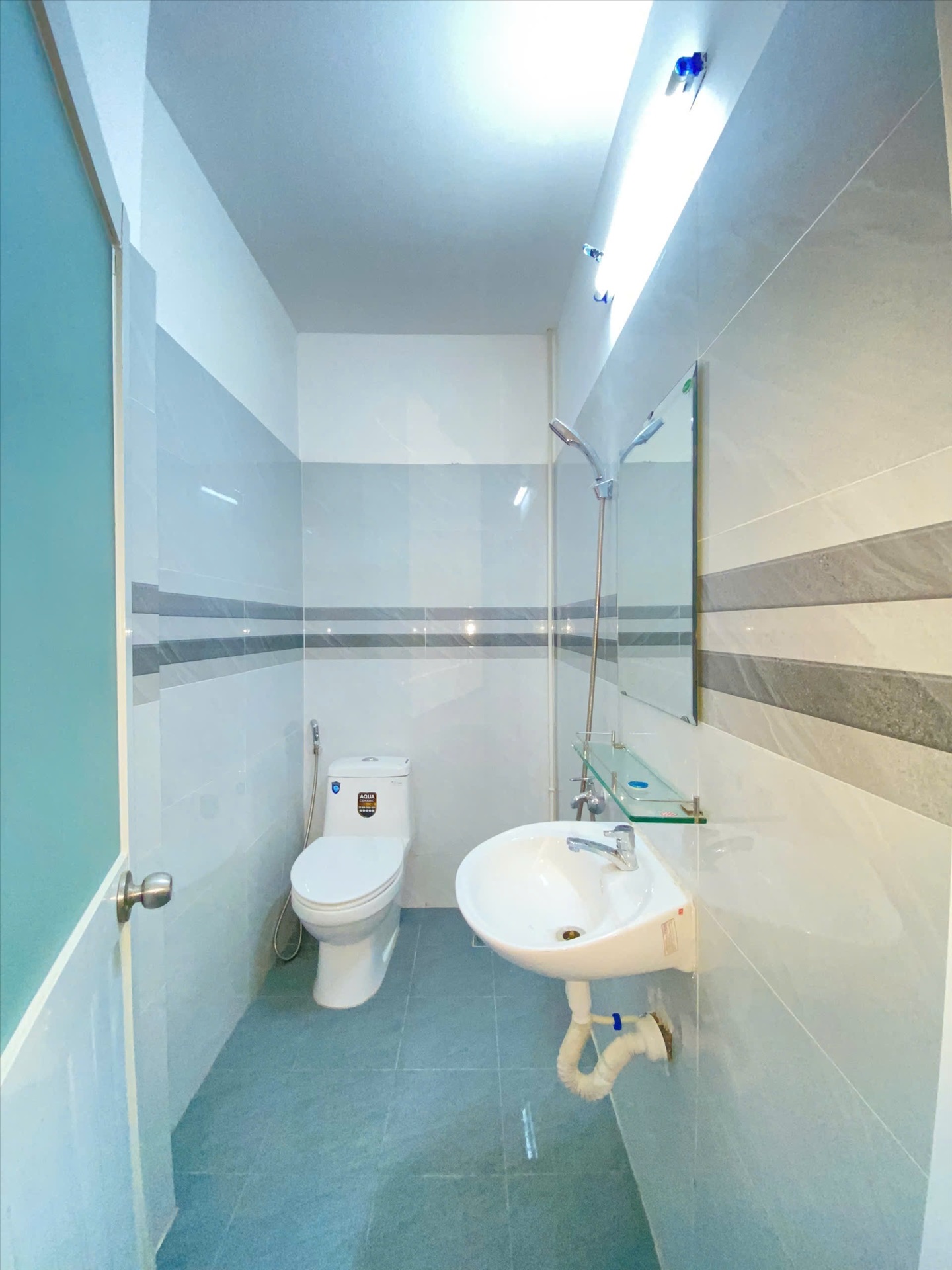 Phòng trọ Studio 30m2 tại TT House Hoàng Văn Thụ - Tân Bình - Phòng tắm