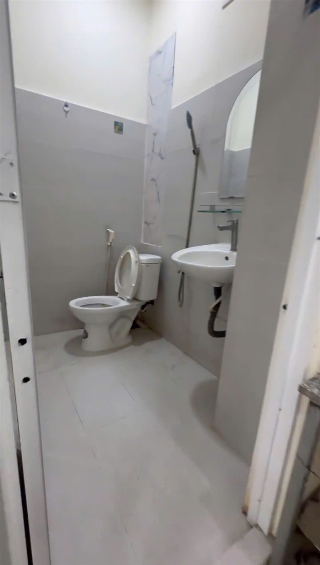 Phòng trọ Studio 35m2 tại TU House Trường Chinh - Tân Bình - Phòng tắm