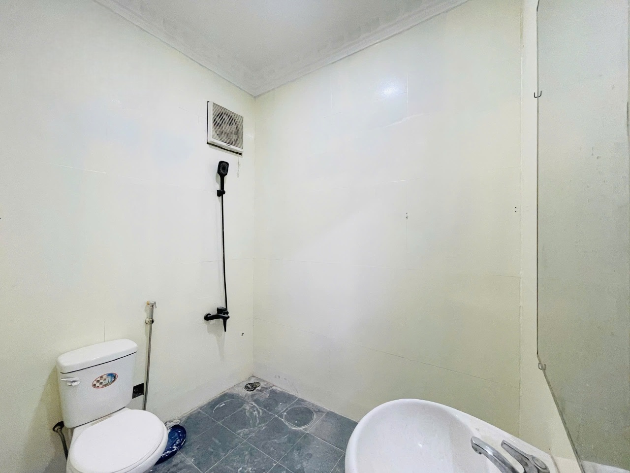 Phòng trọ 2 Phòng ngủ 50m2 tại DTS Home Cộng Hòa - Tân Bình - Phòng tắm