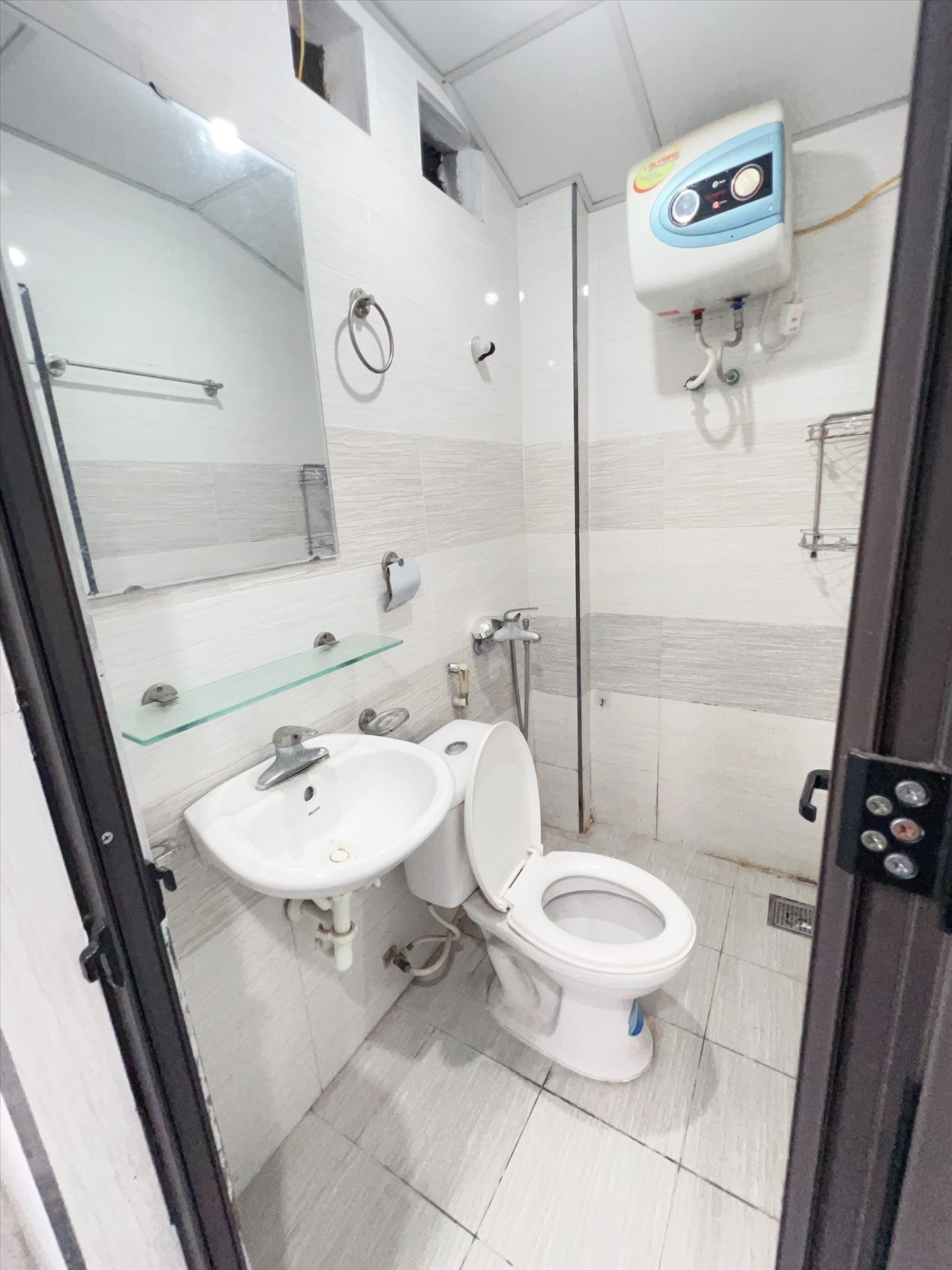 Phòng trọ 1 Phòng ngủ 28m2 tại HappyHomes Hồ Tùng Mậu - Cầu Giấy - Phòng tắm