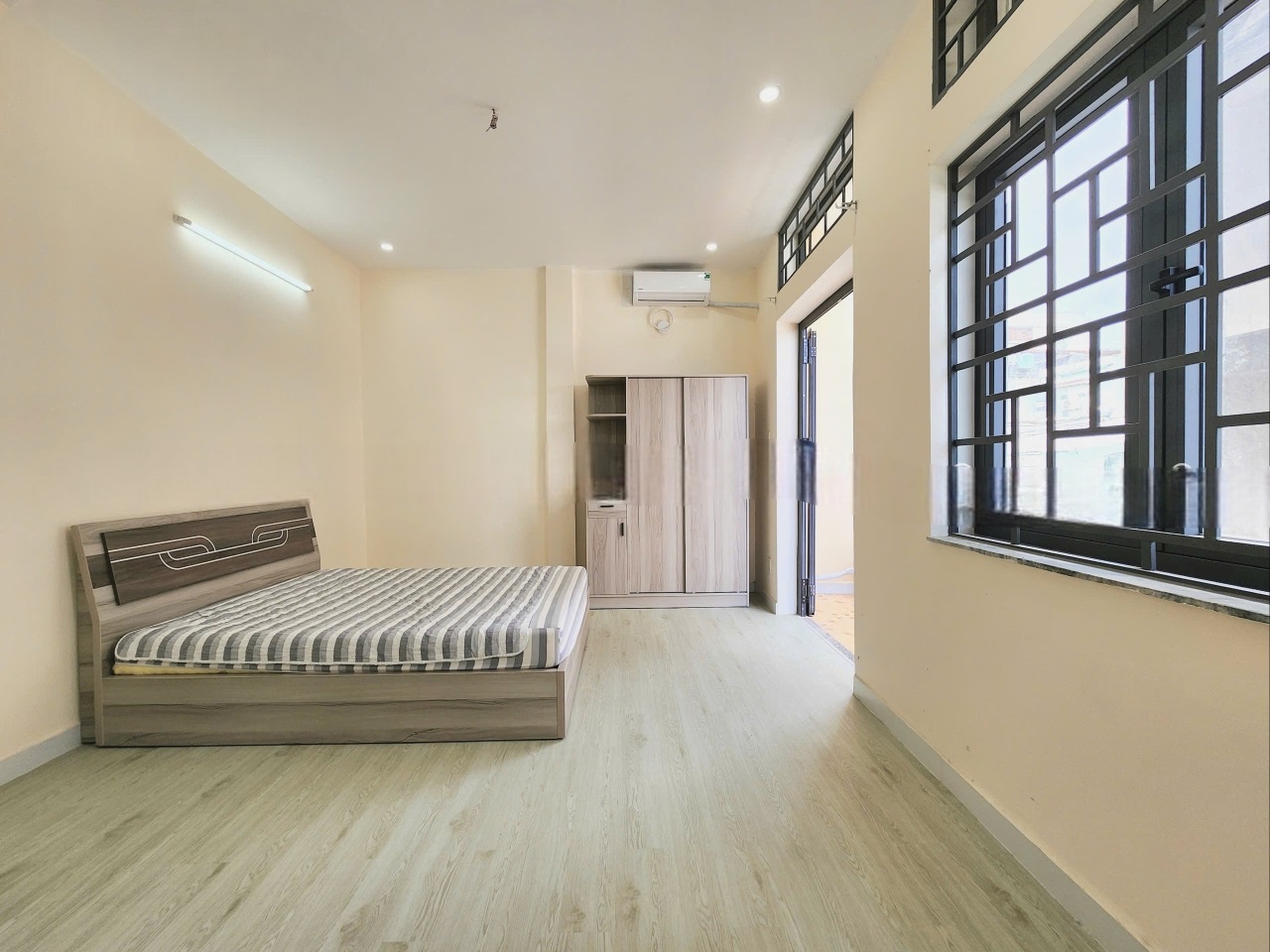 Phòng trọ Sunshine Apartment Tân Trang - Tân Bình - Phòng (*)