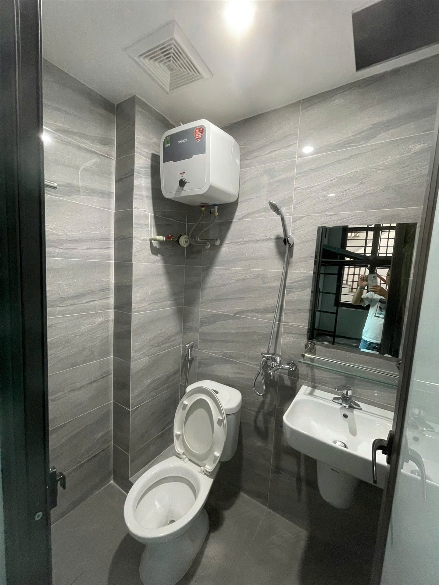 Phòng trọ Duplex 25m2 tại HM House Định Công Thượng - Hoàng Mai - Phòng tắm
