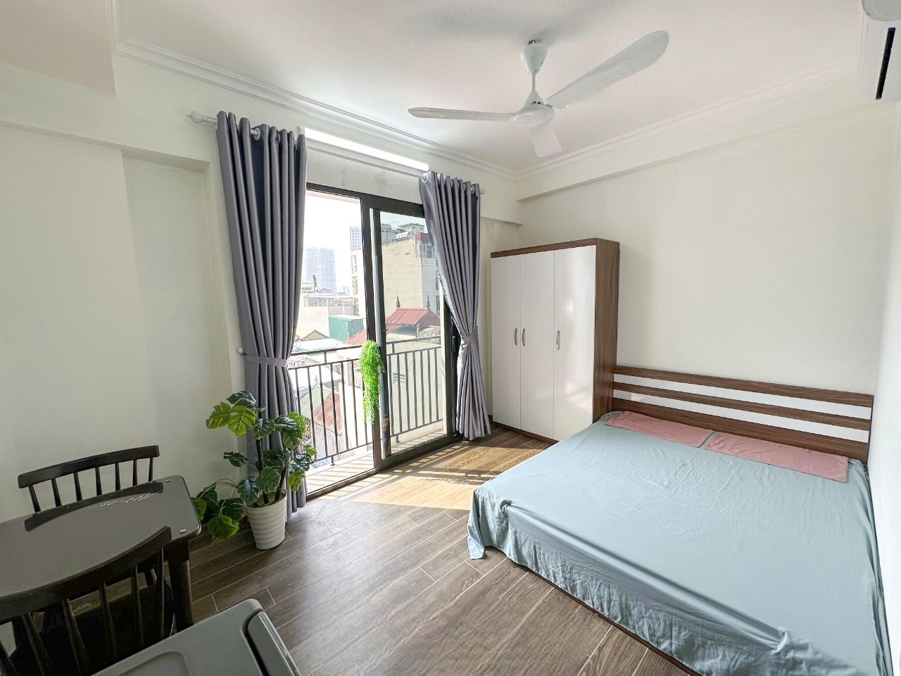 Phòng trọ Studio 28m2 tại RenHouse Hồ Tùng Mậu - Bắc Từ Liêm - Phòng ngủ