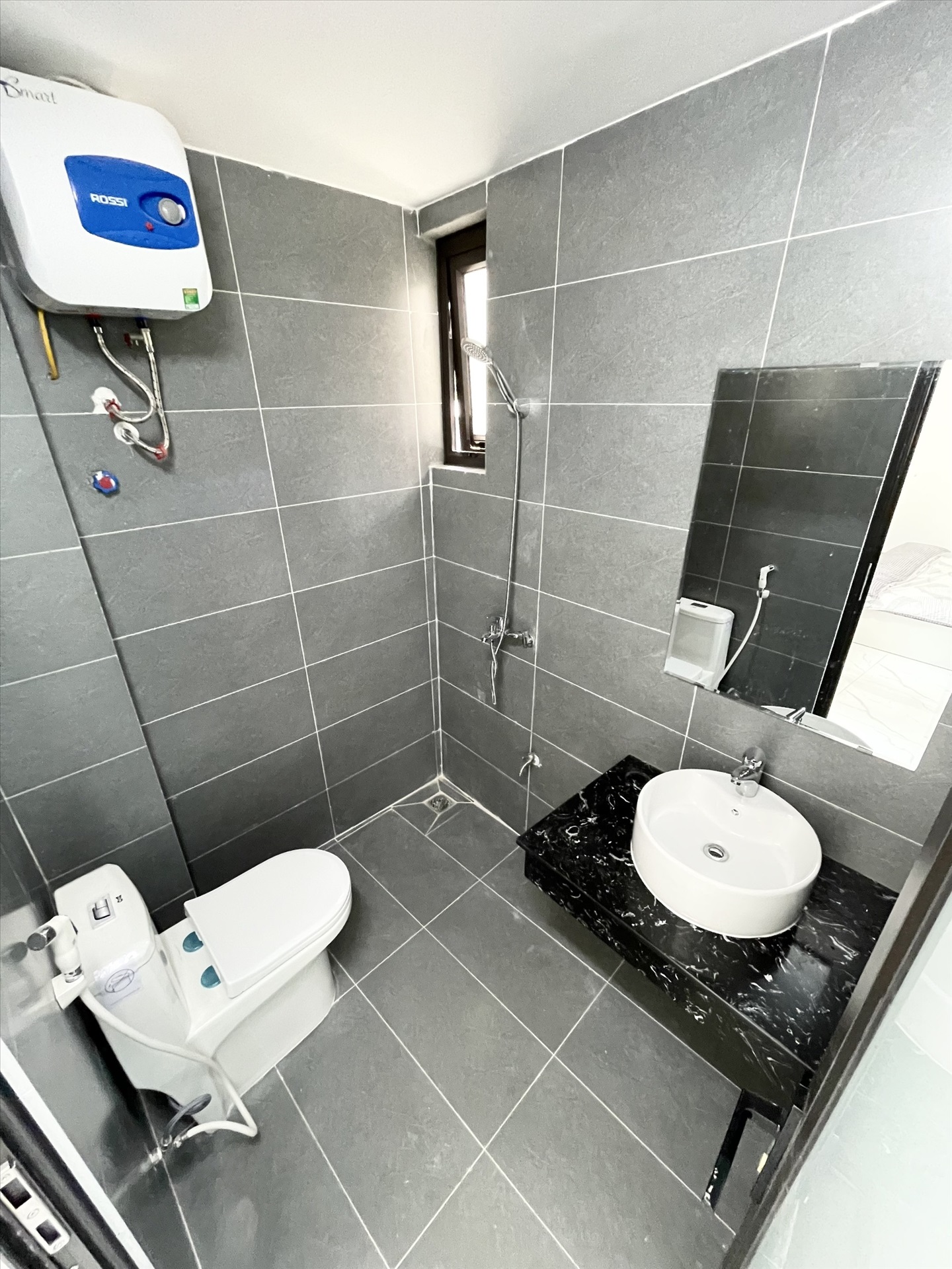 Phòng trọ Studio 20m2 tại Airstay Lê Thanh Nghị - Hai Bà Trưng - Phòng tắm