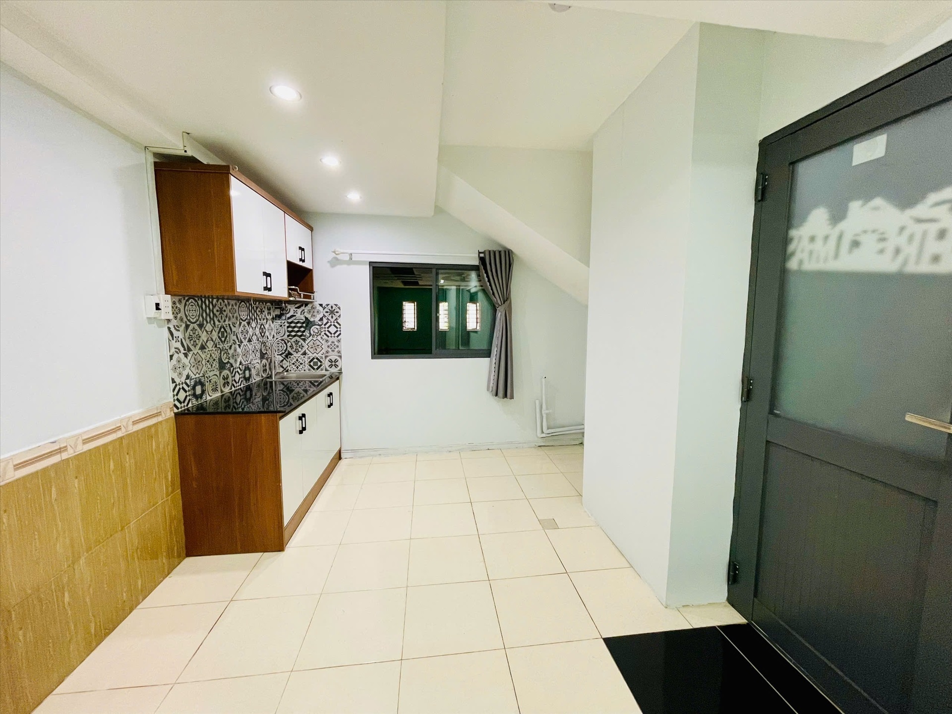 Phòng trọ Wish Home Lạc Long Quân - Tân Bình - Phòng (*)