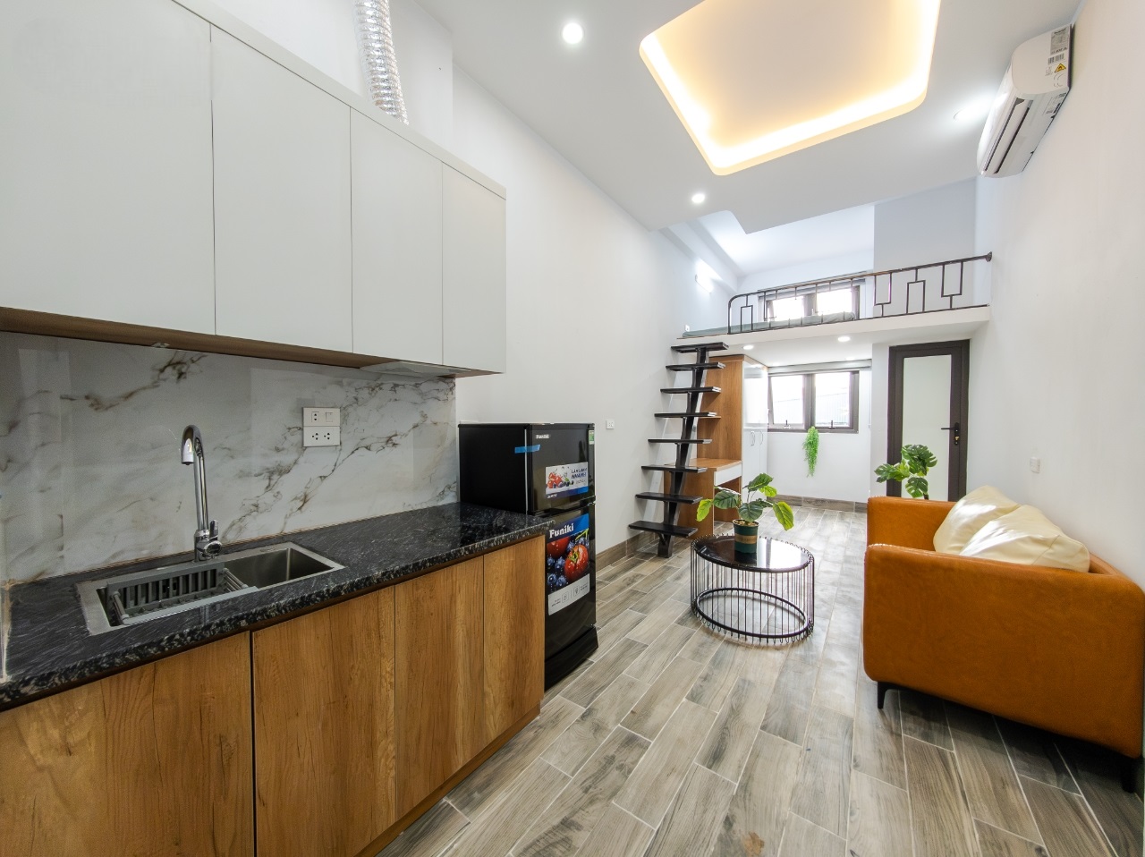 Phòng trọ Duplex 28m2 tại RenHouse Đông Ngạc - Bắc Từ Liêm - Phòng khách