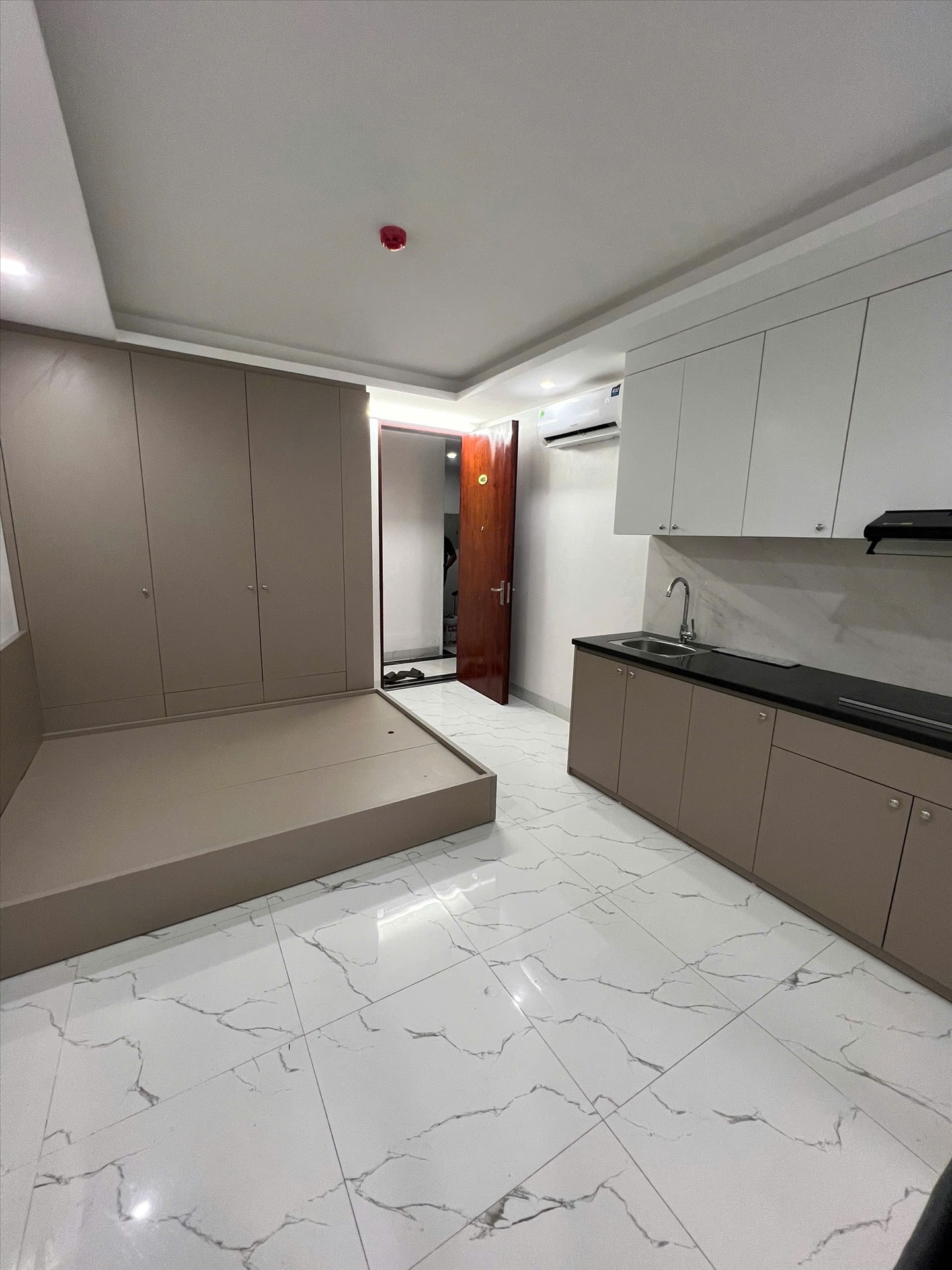 Phòng trọ Studio 25m2 tại QM Housing Apartment Phú Đô - Nam Từ Liêm - Phòng khách