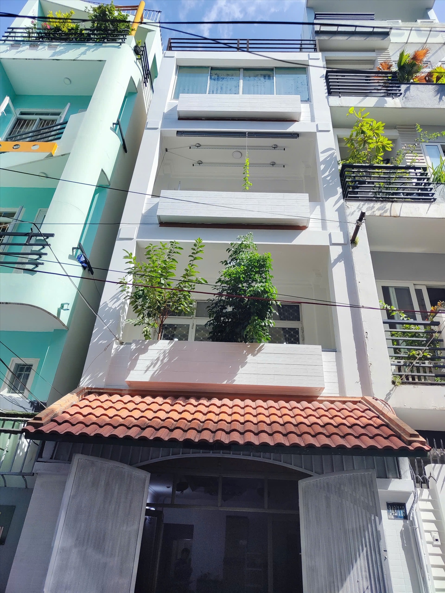 Phòng trọ CNB House Nguyễn Thiện Thuật - Quận 3 - Toàn cảnh tòa nhà (*)