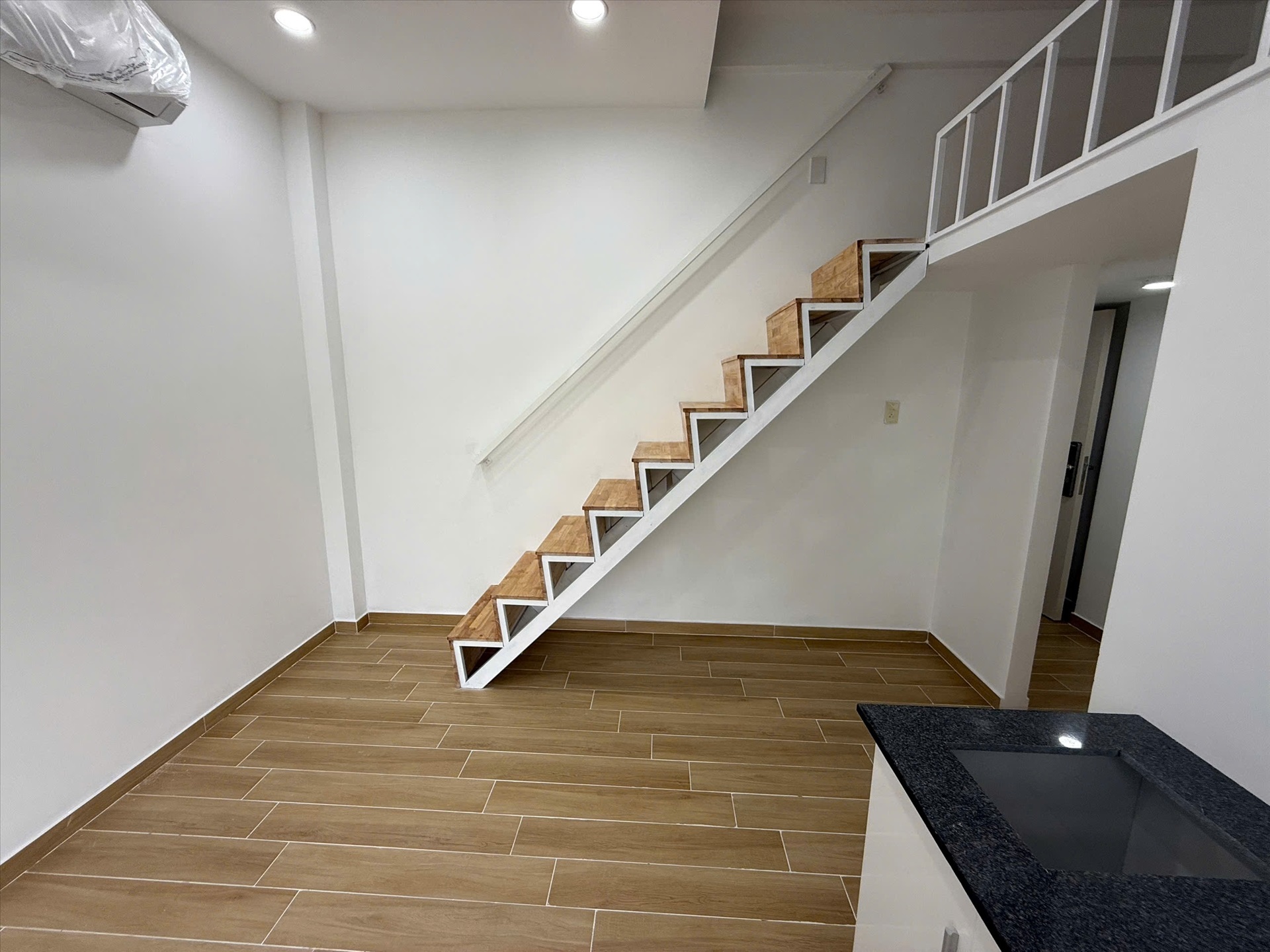 Phòng trọ Duplex 25m2 tại Suomi Home Hai Bà Trưng - Quận 1 - Phòng ngủ