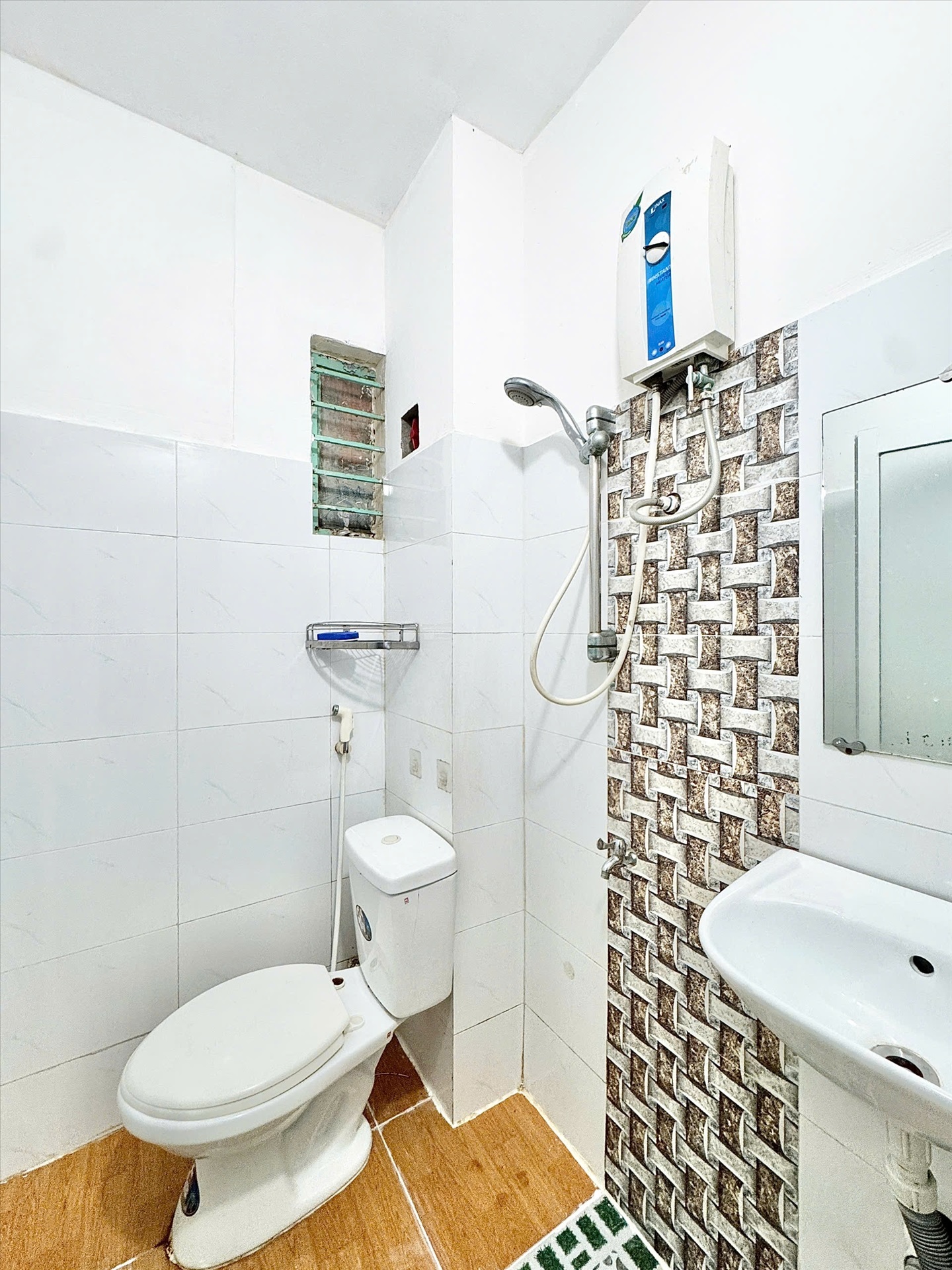 Phòng trọ Studio 25m2 tại Lacasa Home Nguyễn Kiệm - Phú Nhuận - Phòng tắm