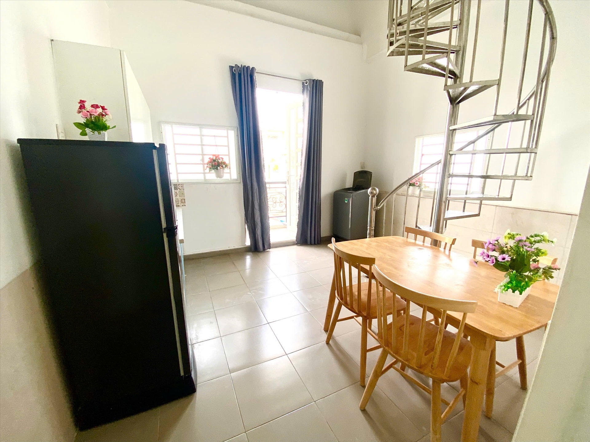 Phòng trọ 3 Phòng ngủ 70m2 tại NL Home Lạc Long Quân - Tân Bình - Phòng khách