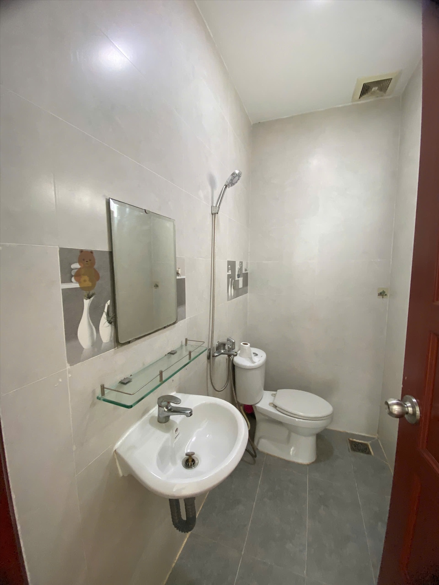 Phòng trọ Studio 28m2 tại AT Room Nơ Trang Long - Bình Thạnh - Phòng tắm