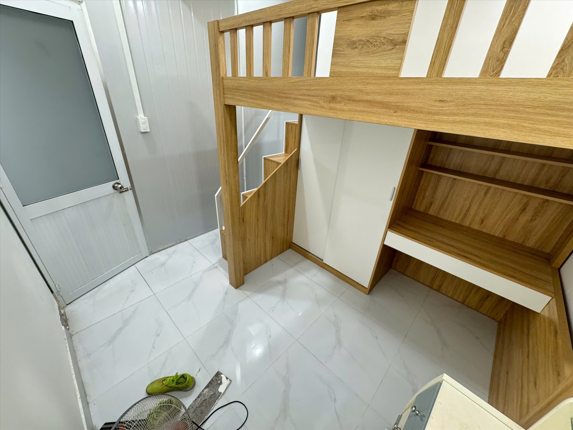 Phòng trọ Studio 20m2 tại Raptor Home Bùi Đình Túy - Bình Thạnh - Phòng khách