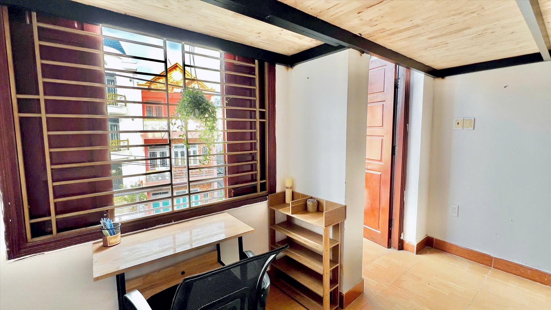 Phòng trọ Duplex 30m2 tại AH Home Tân Chánh Hiệp 24 - Quận 12 - Góc làm việc