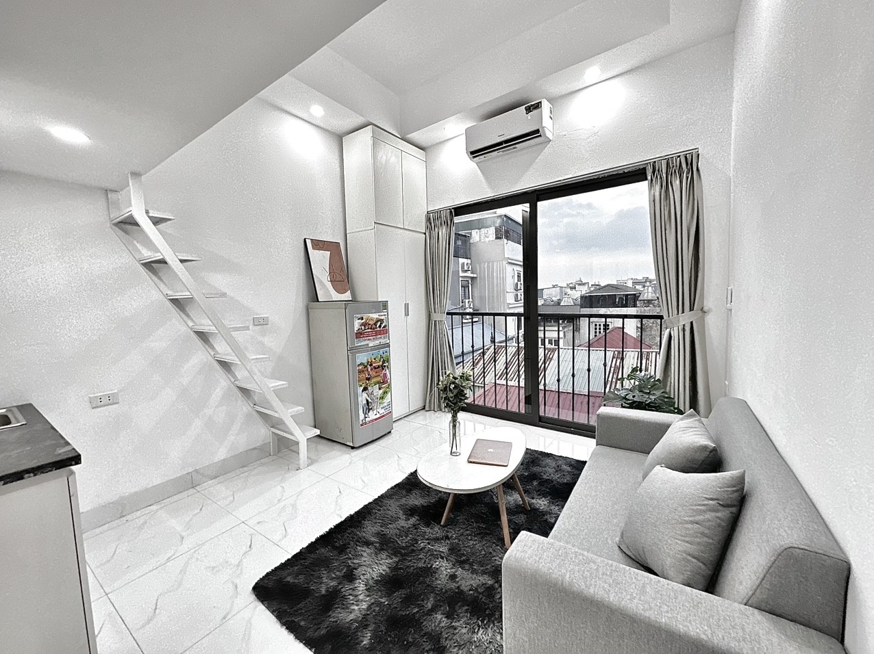 Phòng trọ Duplex 20m2 tại DreamHouse Hoàng Quốc Việt - Cầu Giấy - Phòng khách