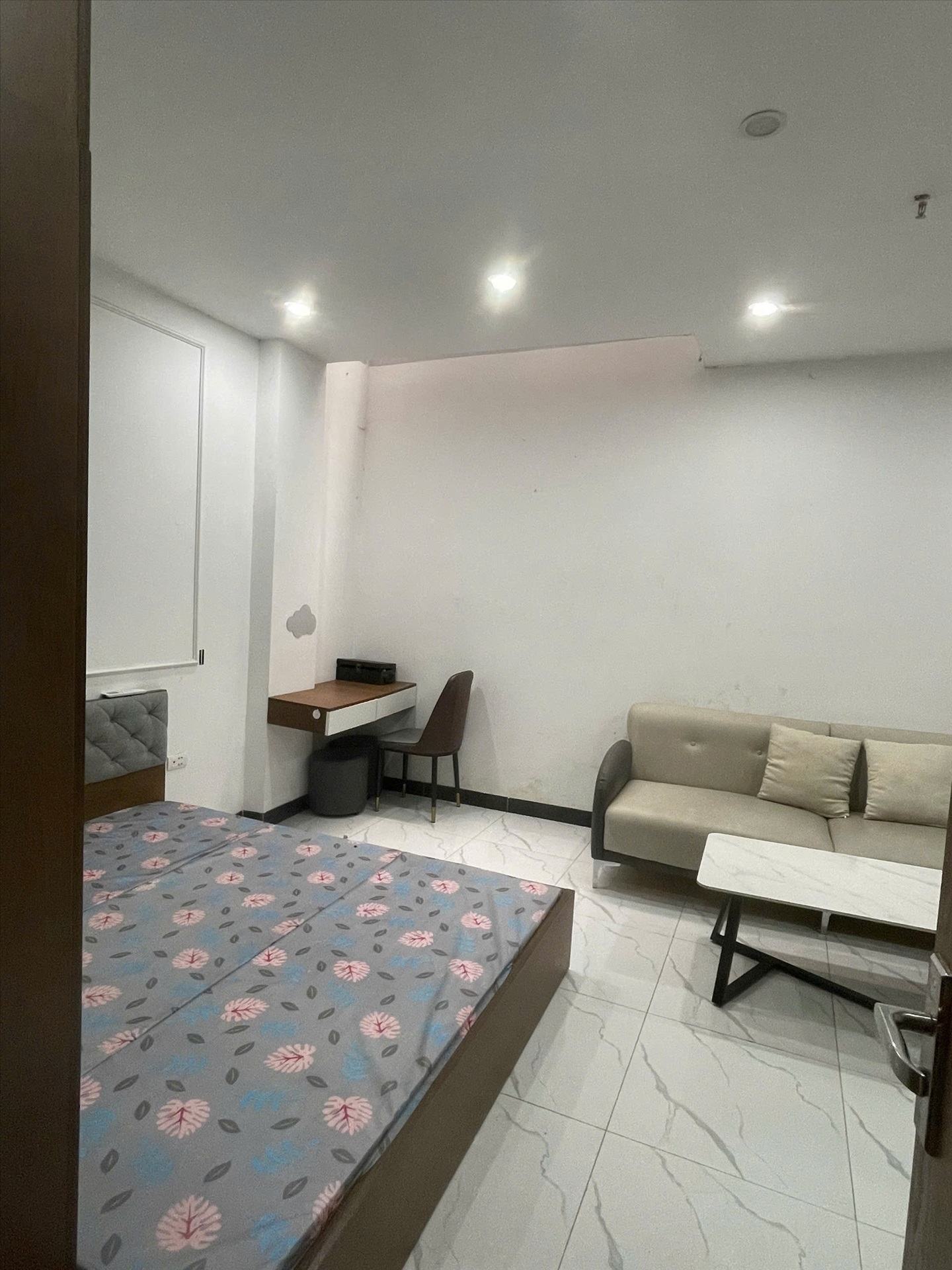 Phòng trọ Studio 30m2 tại HM House Hoàng Quốc Việt - Cầu Giấy - Phòng ngủ