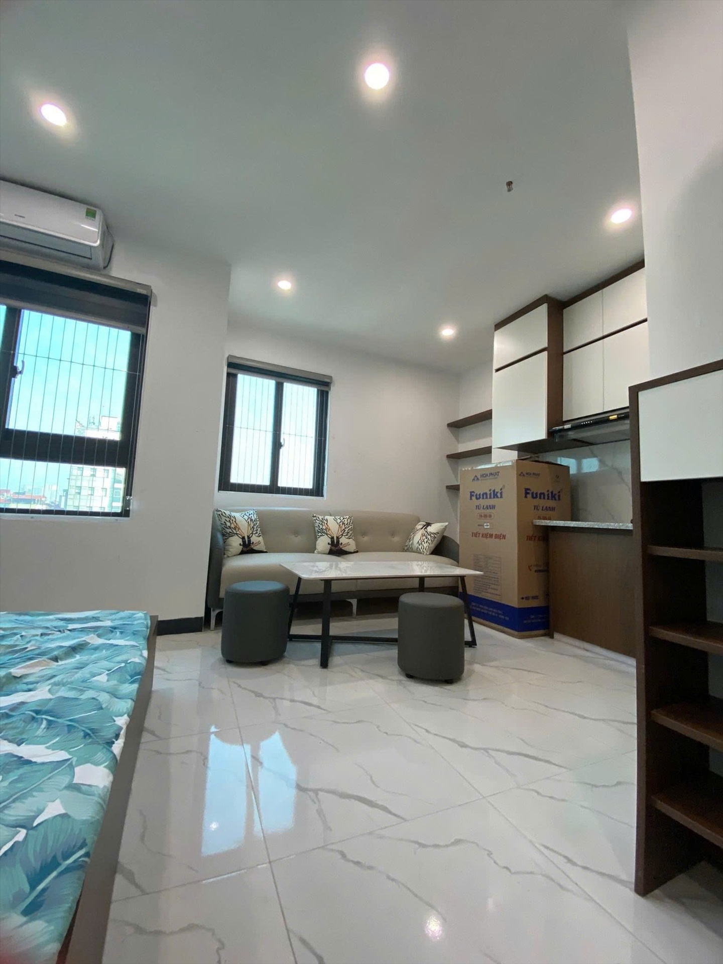 Phòng trọ Studio 25m2 tại HM House Hoàng Quốc Việt - Cầu Giấy - Phòng khách