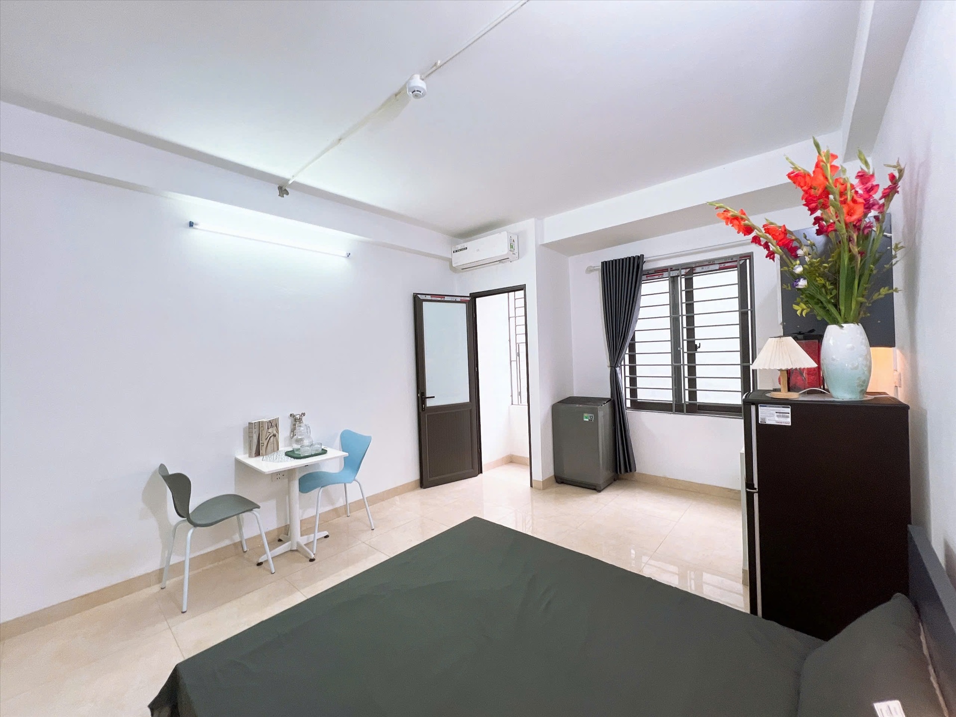 Phòng trọ Studio 25m2 tại QHOME Hoàng Ngân - Thanh Xuân - Phòng khách