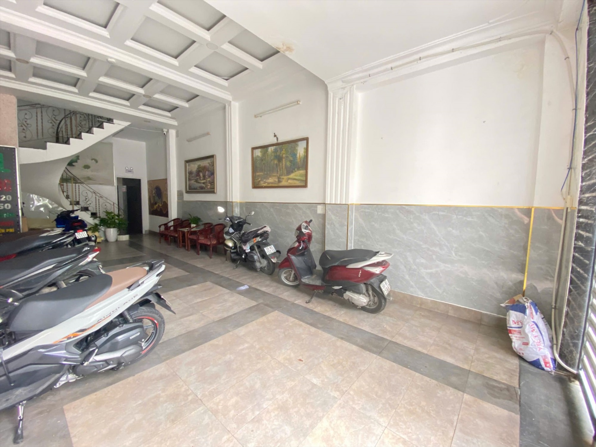 Phòng trọ CN Home Vành Đai Trong - Bình Tân - Khu để xe (*)