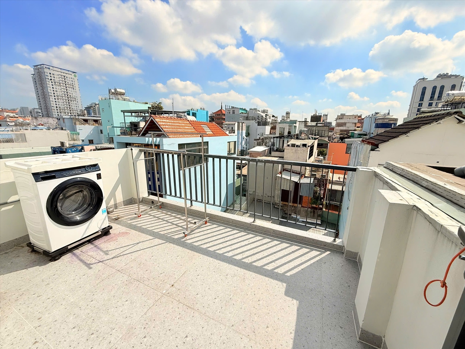 Phòng trọ 1 Phòng ngủ 35m2 tại CY Home Hoàng Sa - Quận 3 - Ban công